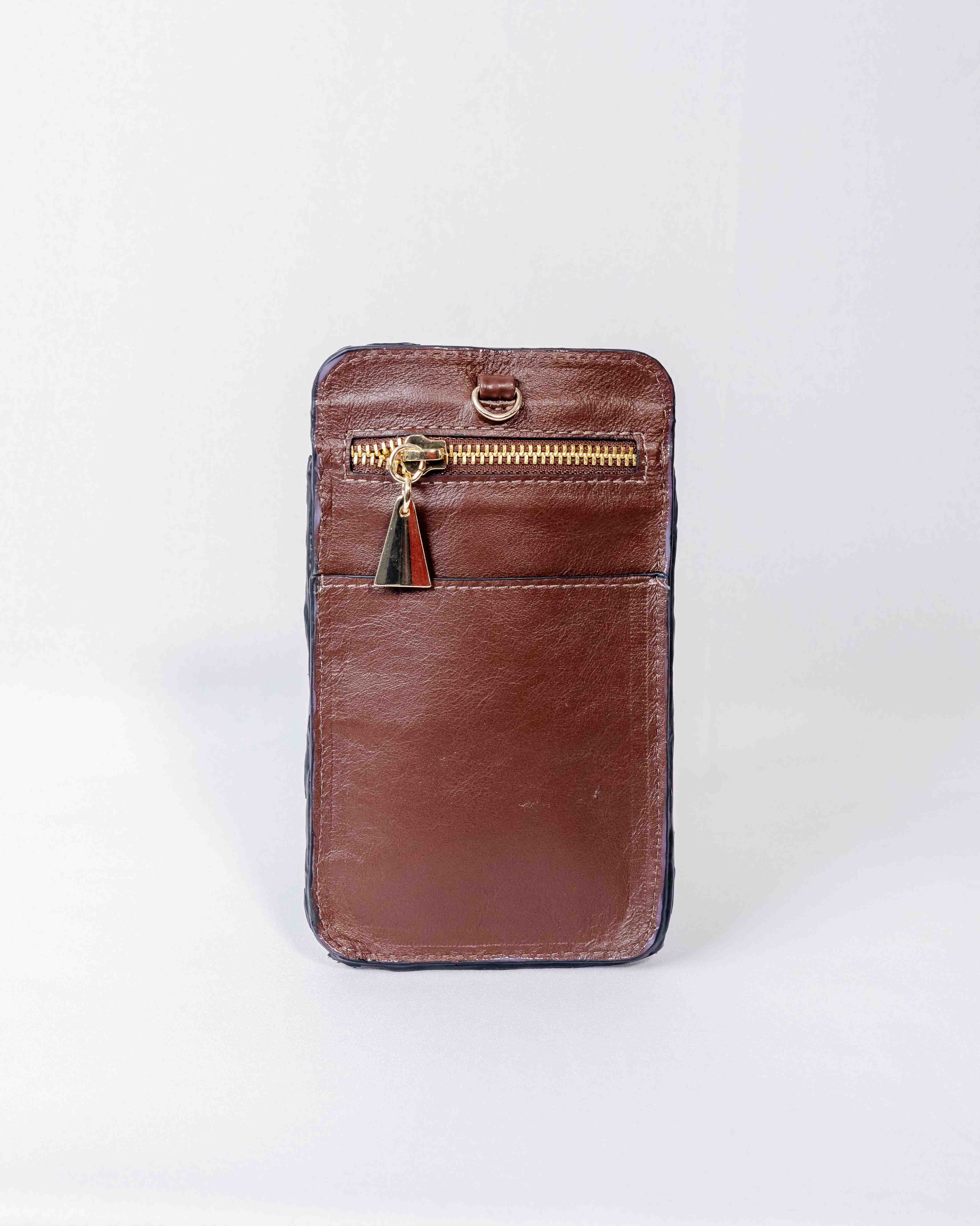 BOLSA PORTA CELULAR DE COURO PIRARUCU SOPHIE PINHÃO