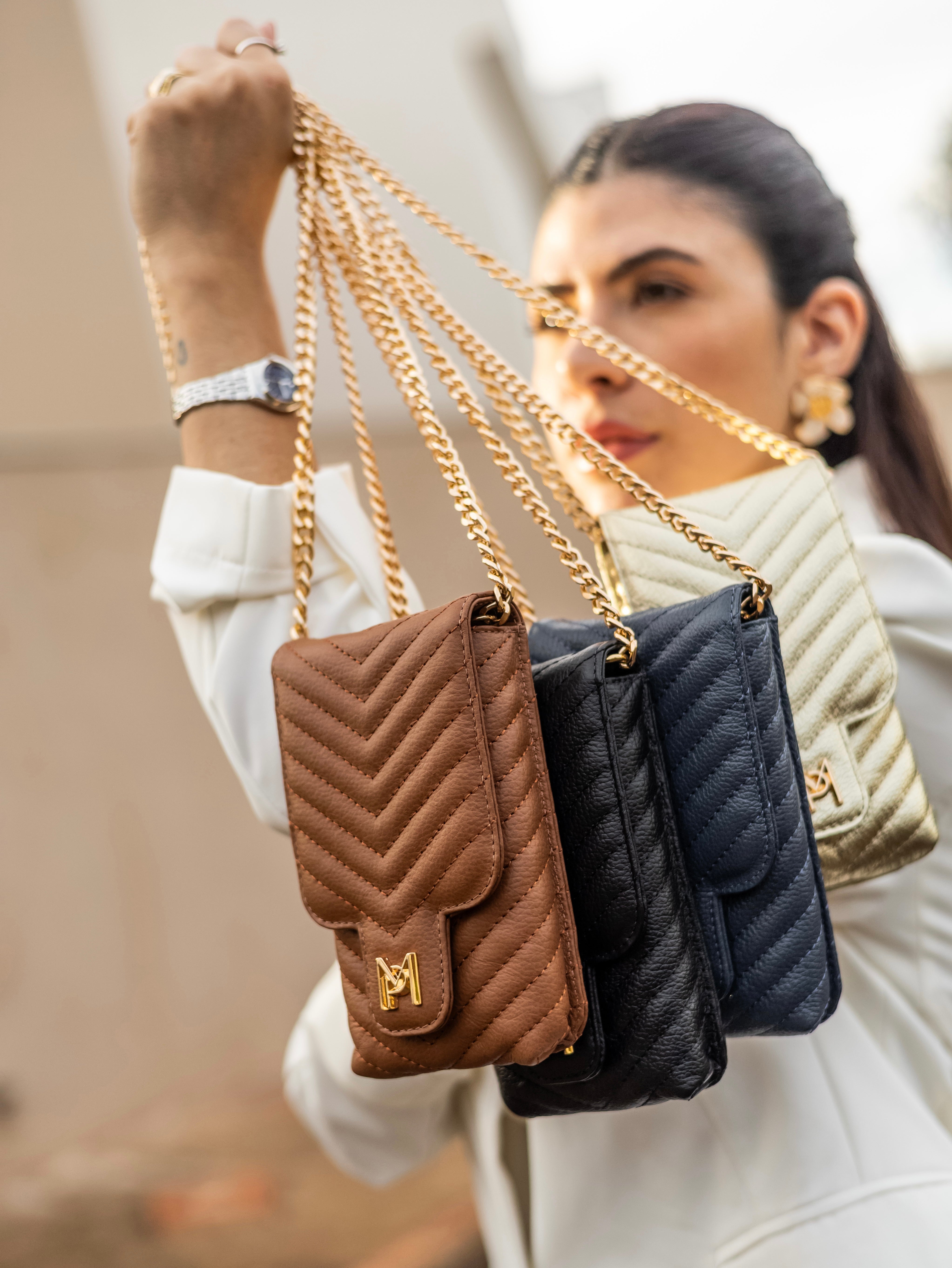 PORTA CELULAR CAMI DE COURO LEGÍTIMO DOURADO