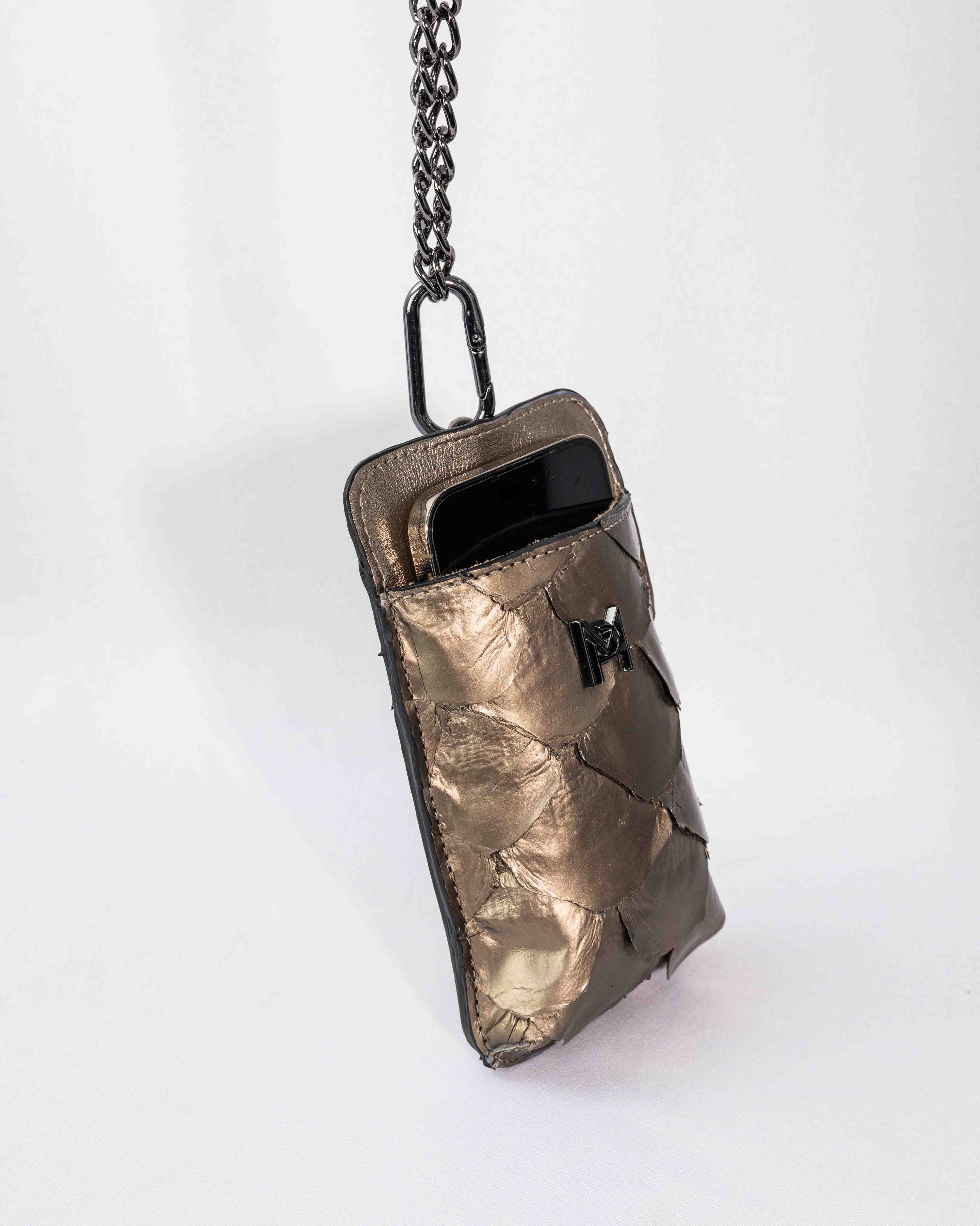 BOLSA PORTA CELULAR DE COURO PIRARUCU SOPHIE MAGNETO