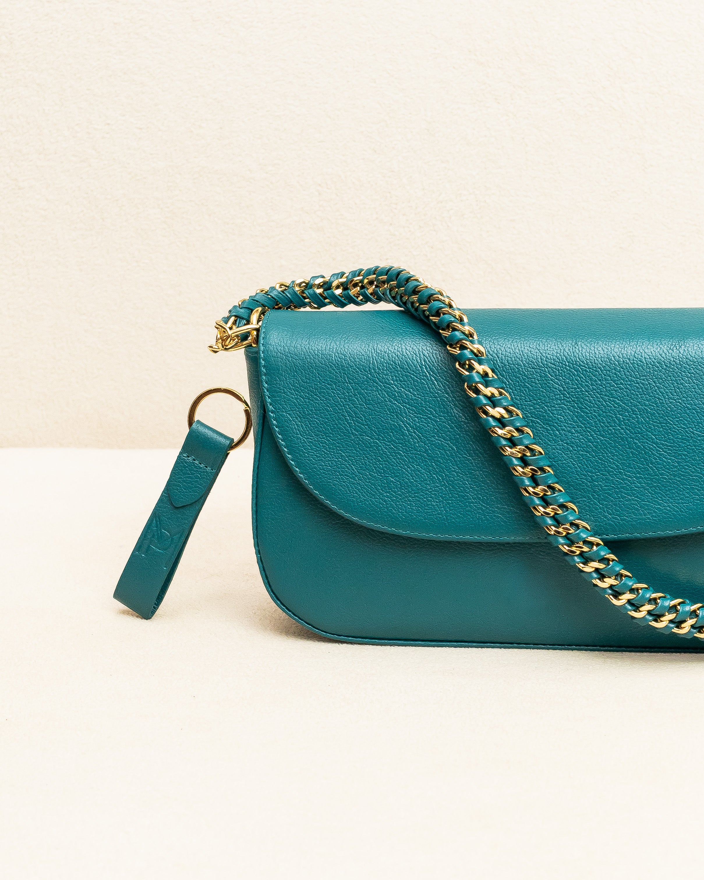 Bolsa tiracolo de Couro Legítimo Azul Petróleo Alba - Ferragem dourada (Acompanha Presente)