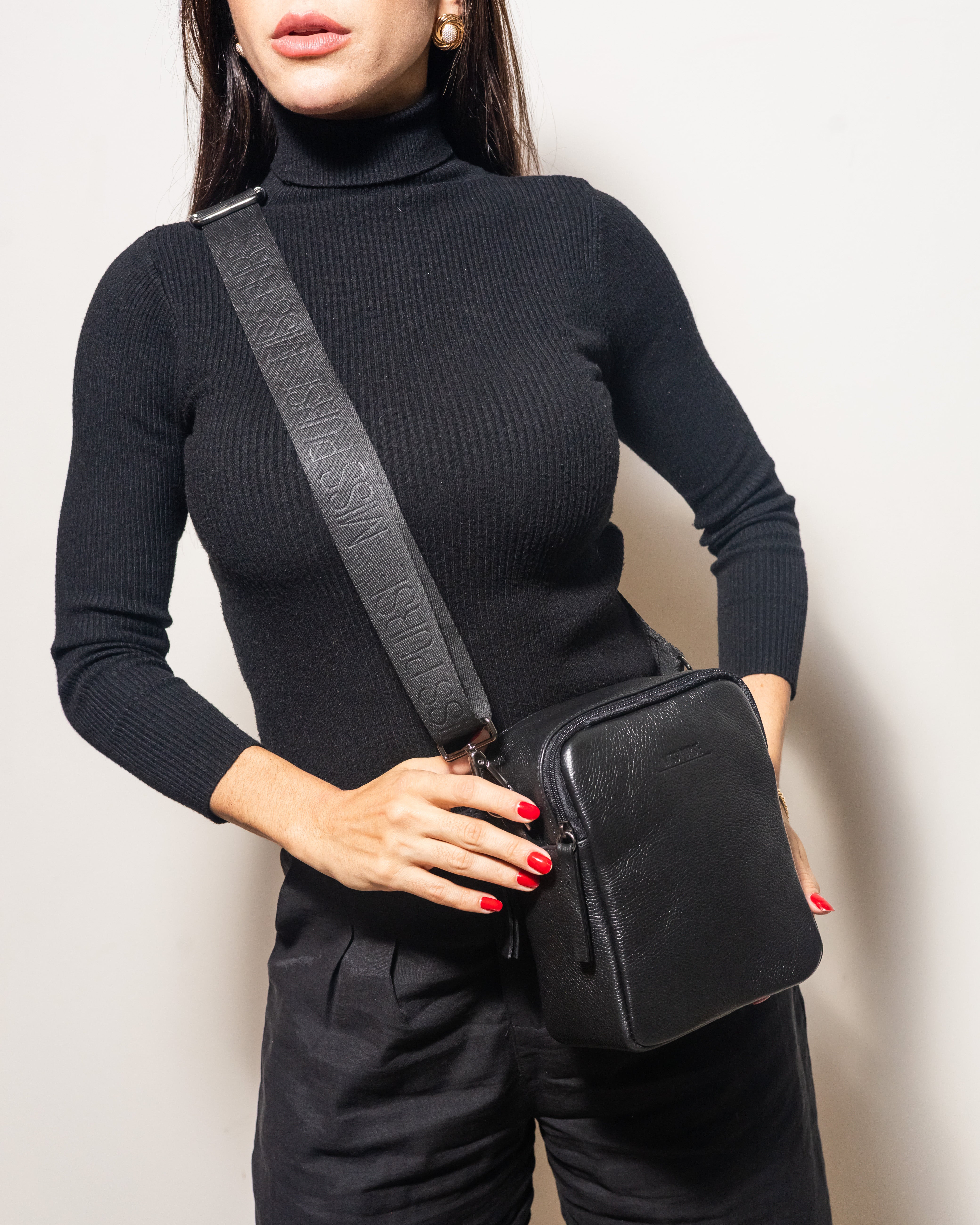 Bolsa de Couro Legítimo Unissex transversal Track - Preta