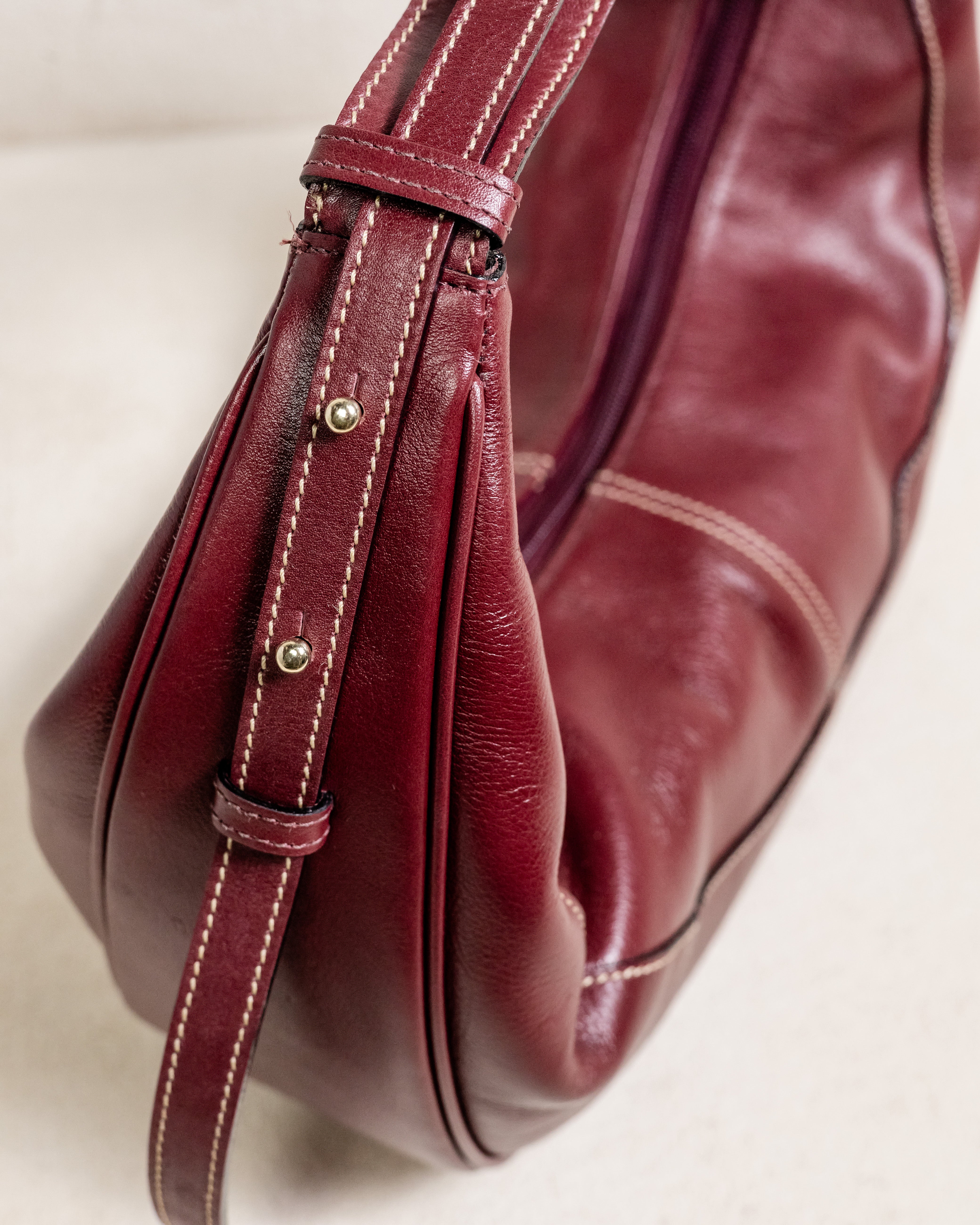 Bolsa couro legítimo meia lua Ayla - Marsala