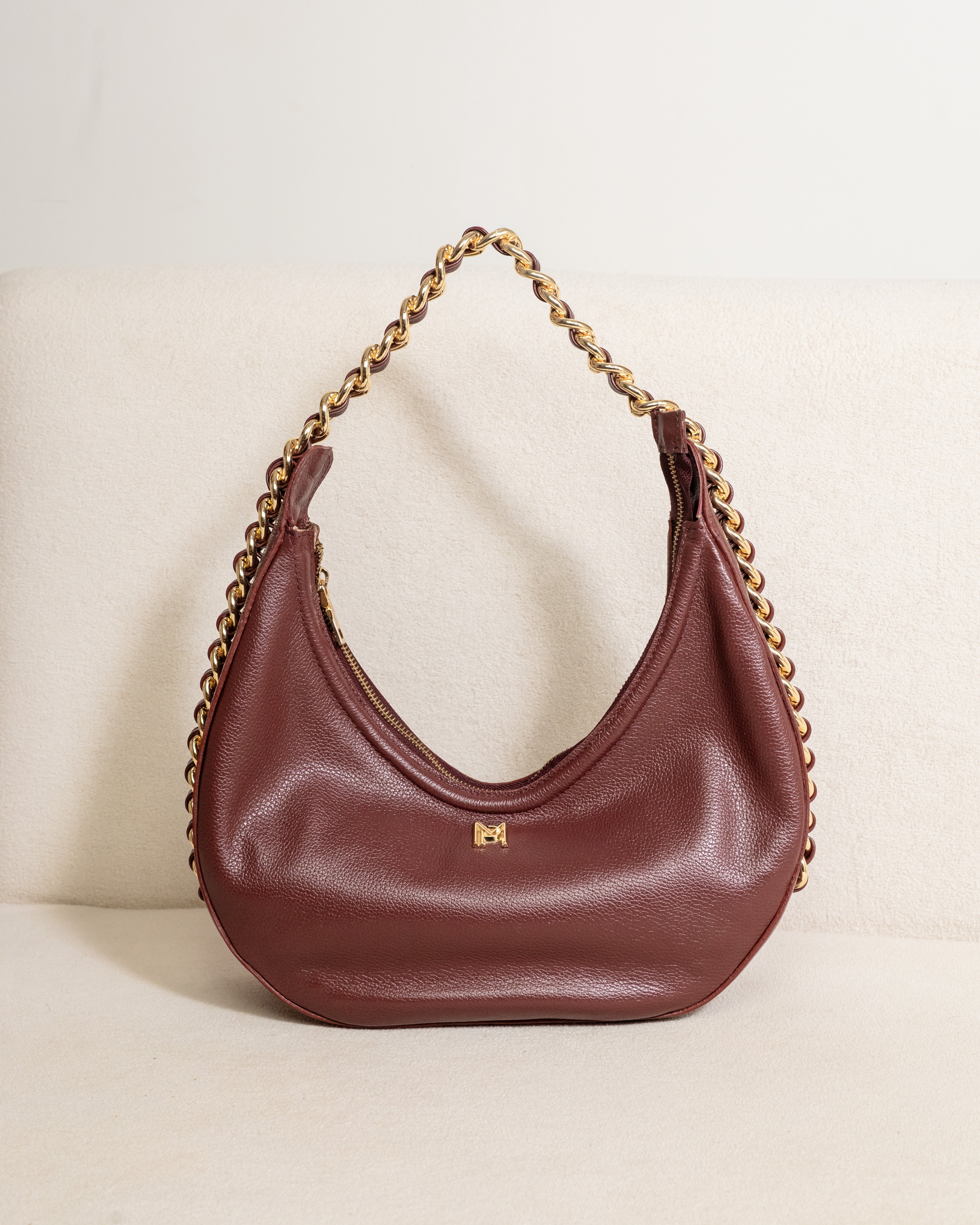 BOLSA COURO LEGÍTIMO MEIA LUA MARSALA / COLLAB ANINHA GOMES