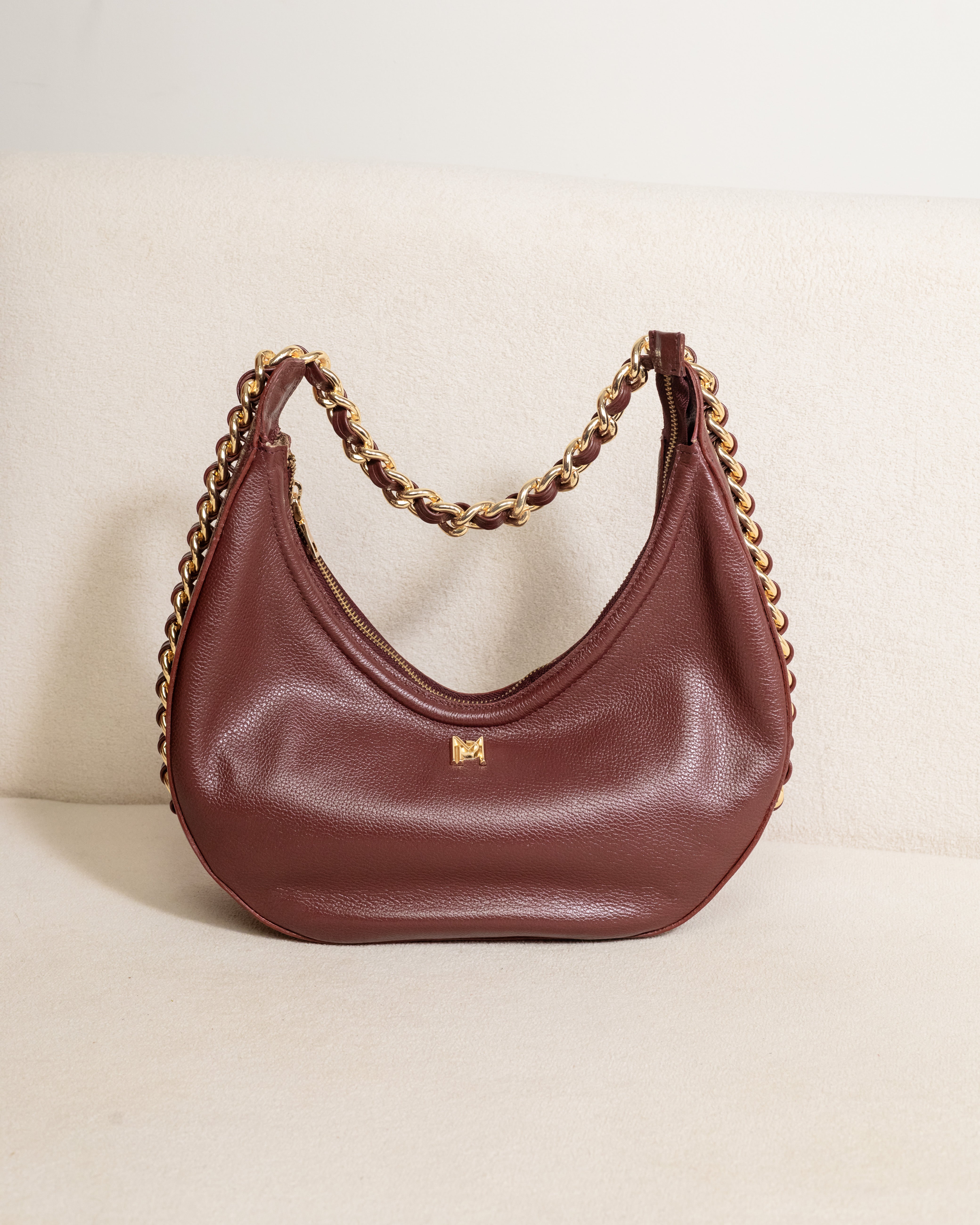 BOLSA COURO LEGÍTIMO MEIA LUA MARSALA / COLLAB ANINHA GOMES