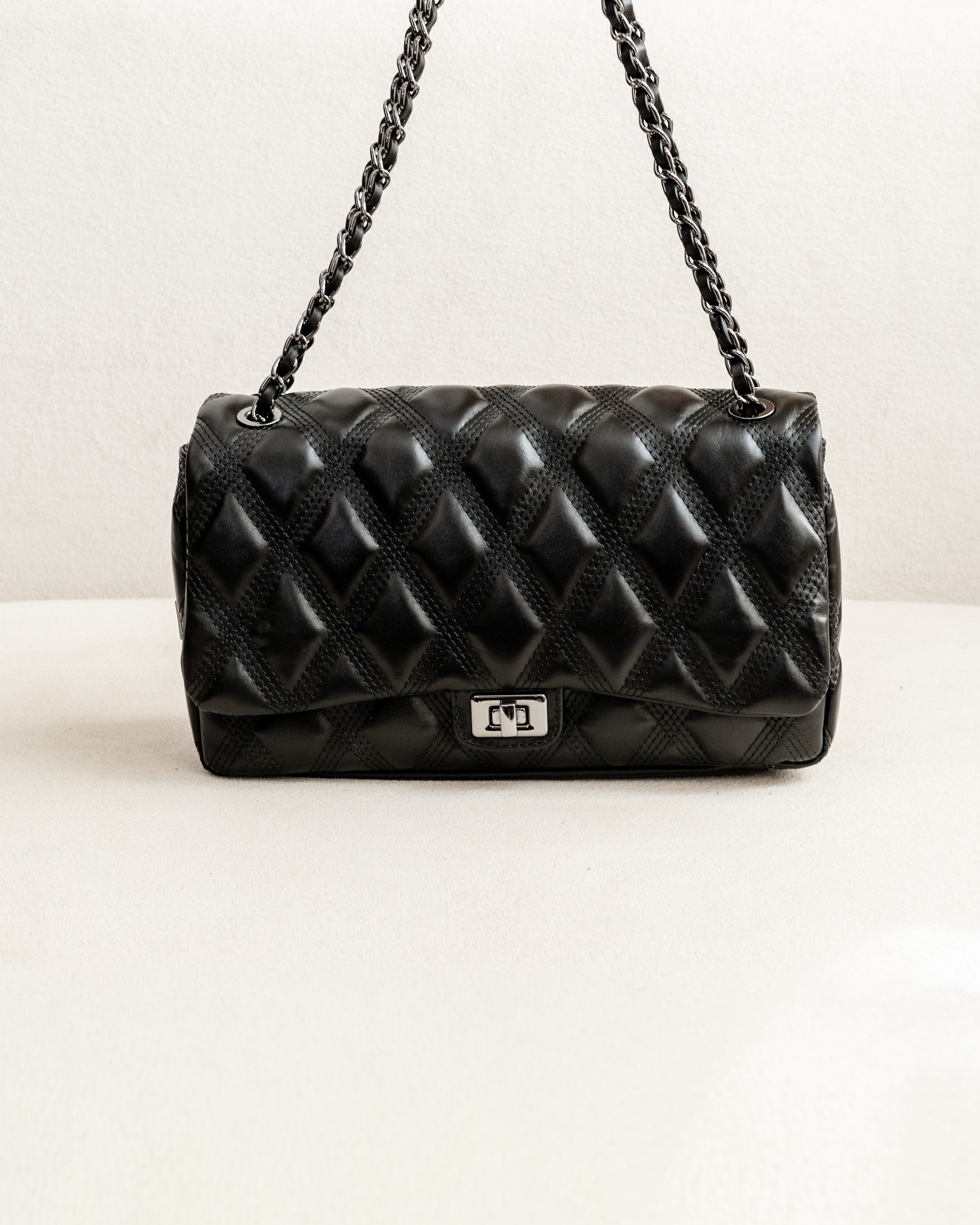 Bolsa Beatrice Matelassê - Preta com Ferragem Ônix