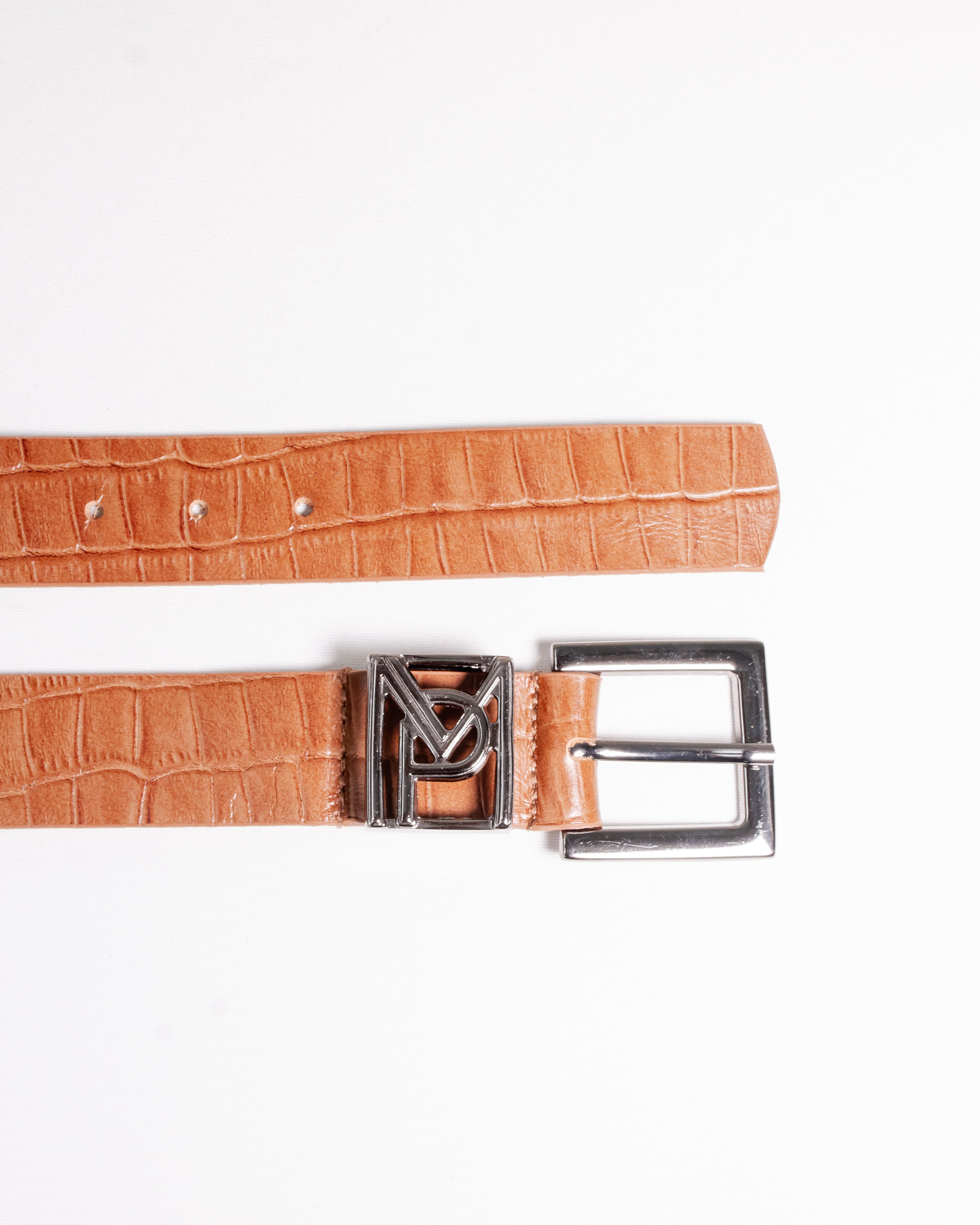 CINTO COURO LEGÍTIMO CARAMELO CROCO - FERRAGEM ÔNIX