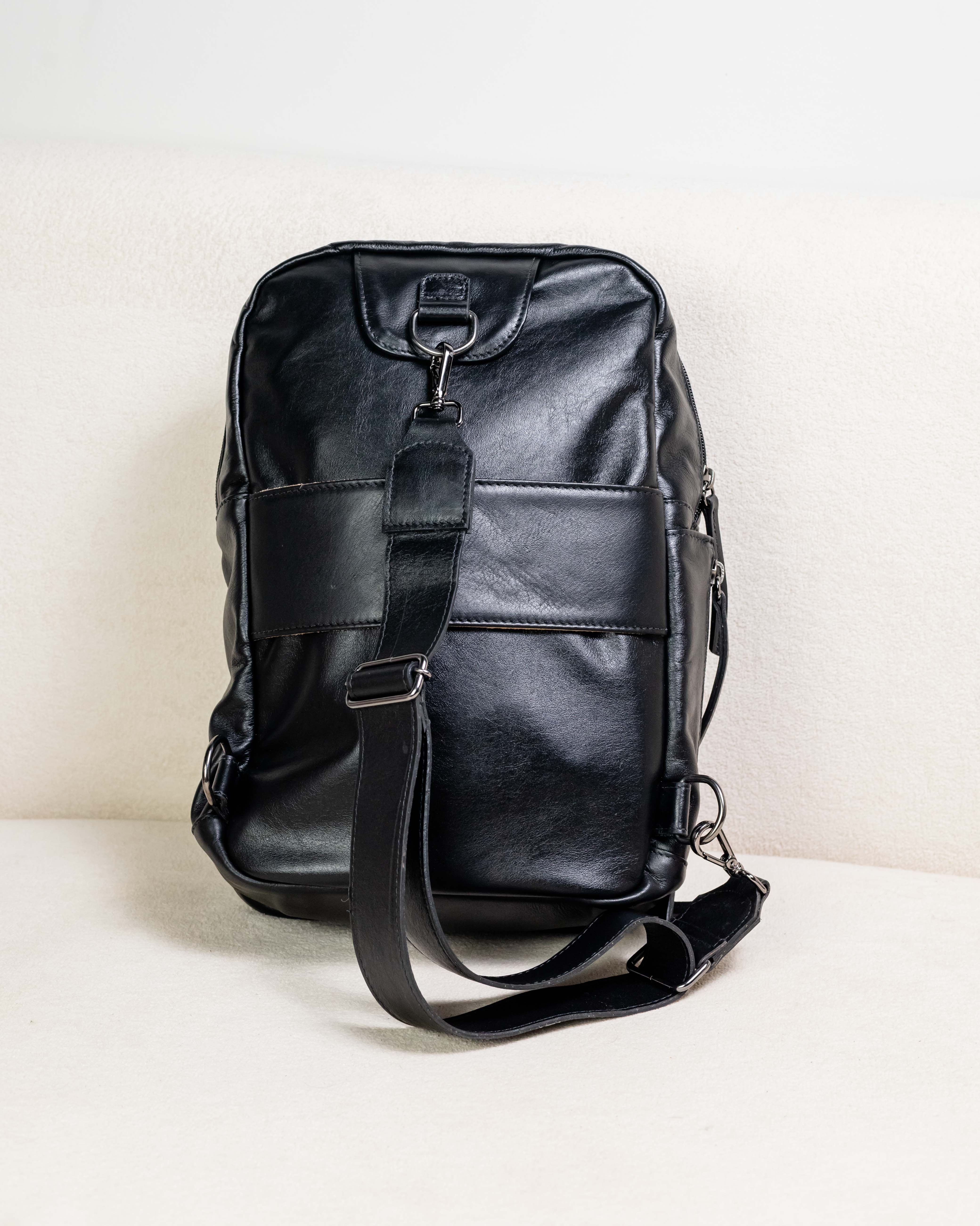 Mochila Alice de Couro Legítimo - Preto
