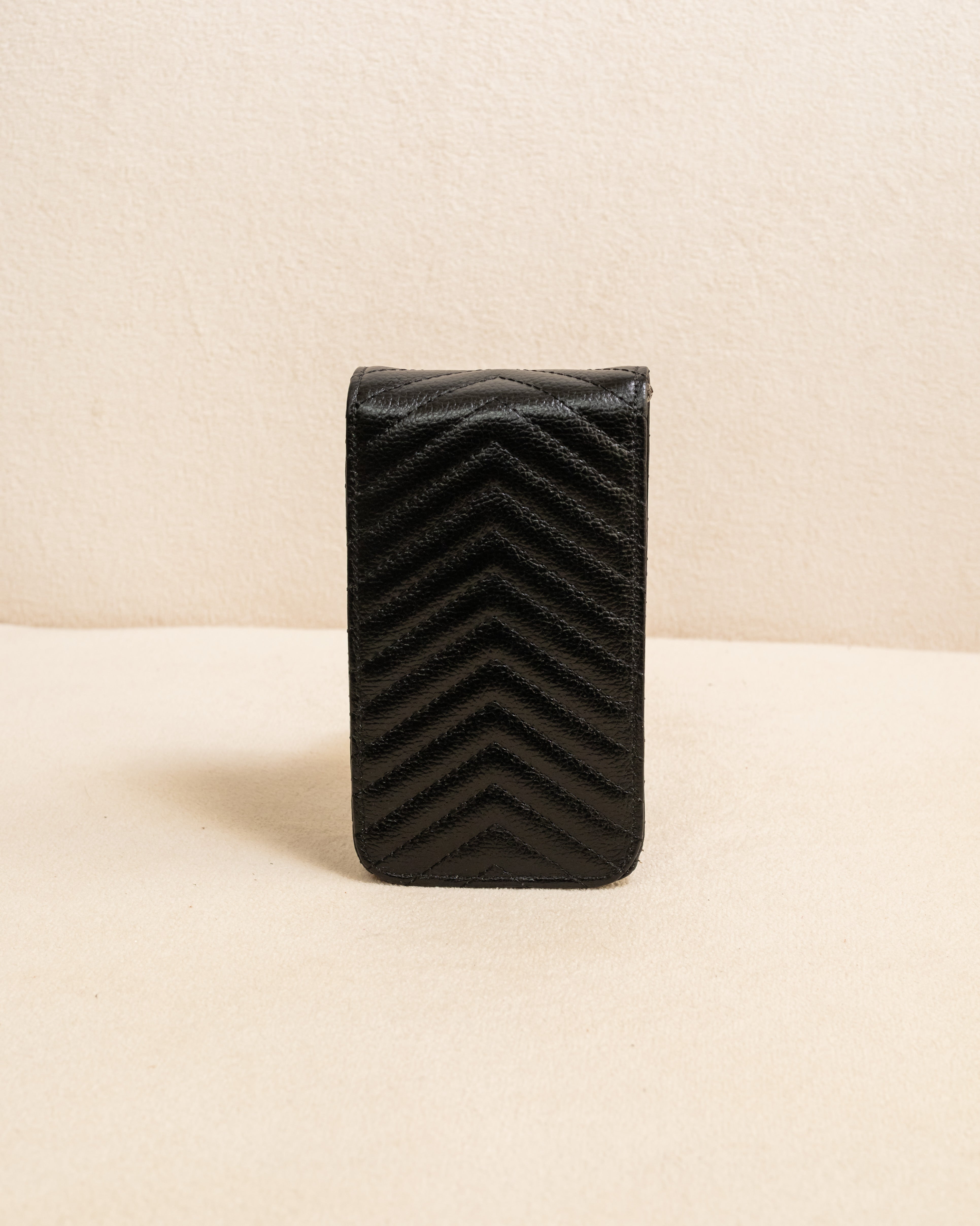 PORTA CELULAR CAMI DE COURO LEGÍTIMO PRETO FERRAGEM ÔNIX
