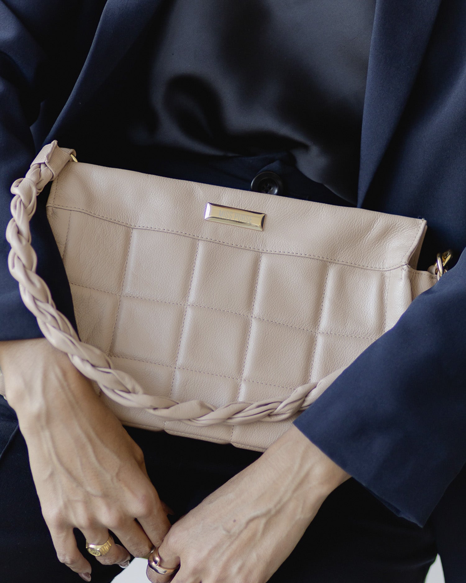 BOLSA CHARLOTTE NUDE COURO LEGÍTIMO