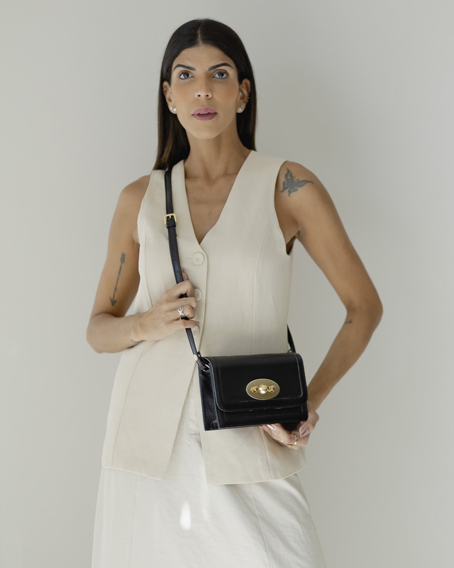 BOLSA MYKONOS PRETO GOLD