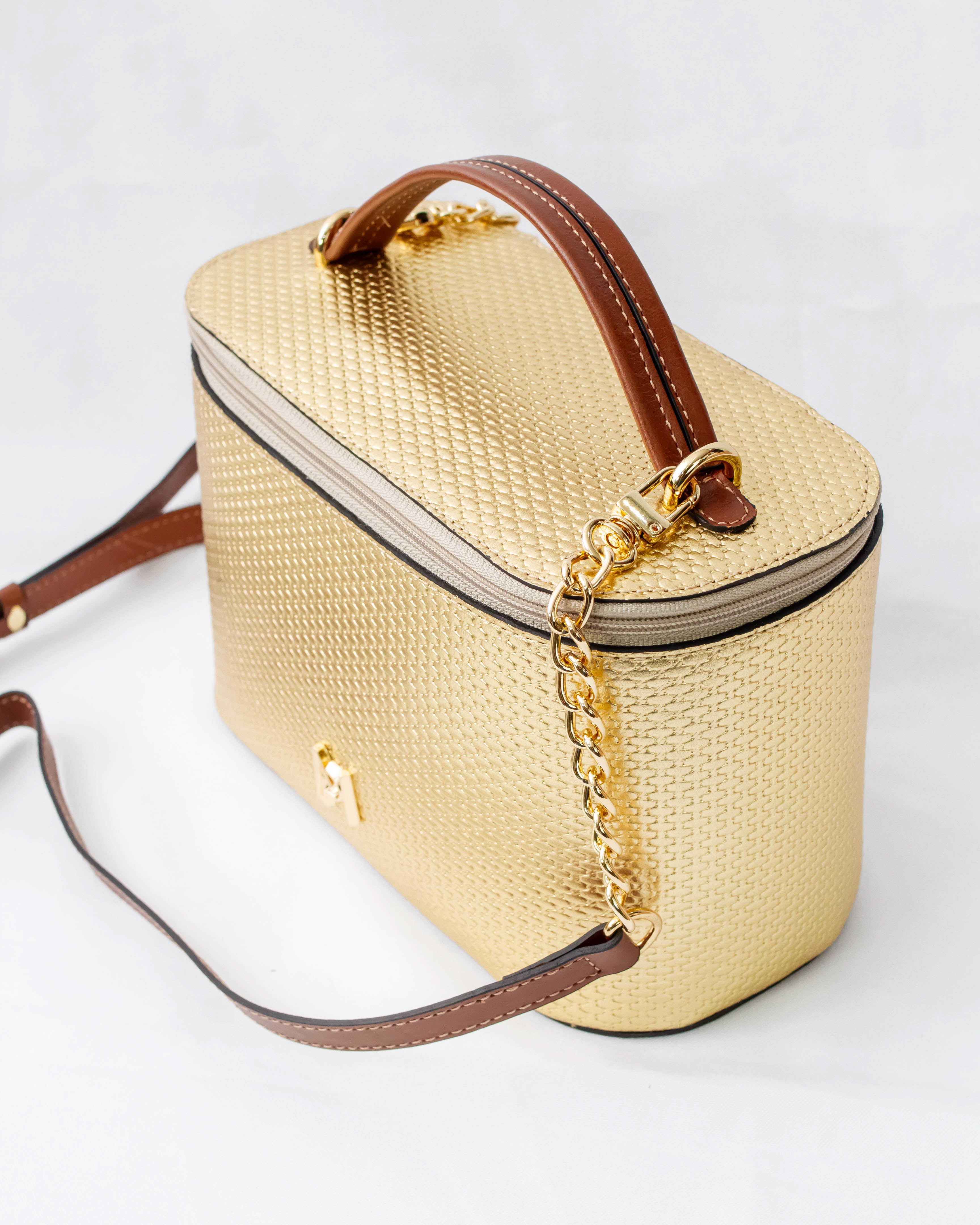 NECESSAIRE E BOLSA LUA EM COURO LEGÍTIMO DOURADO