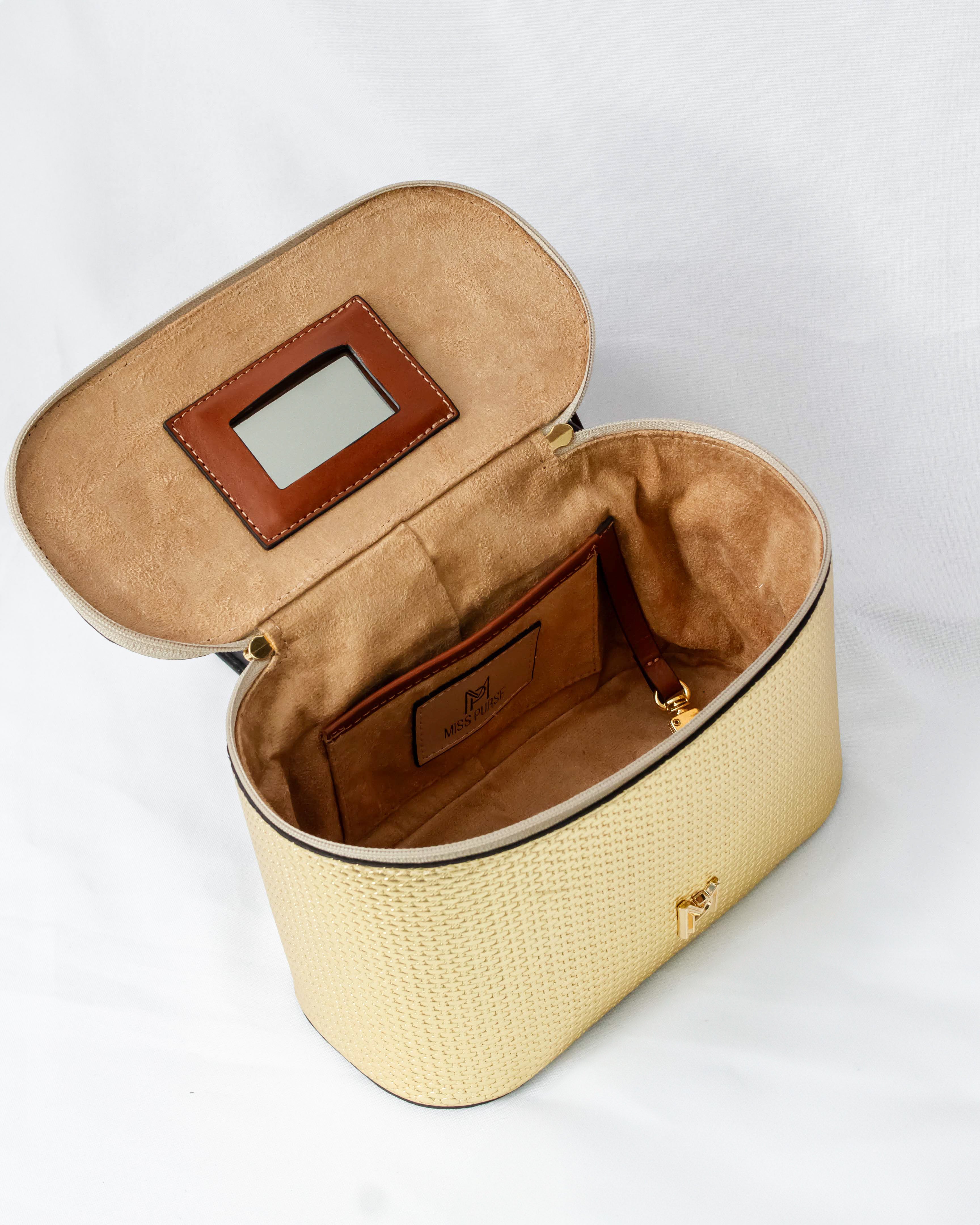 NECESSAIRE E BOLSA LUA EM COURO LEGÍTIMO DOURADO