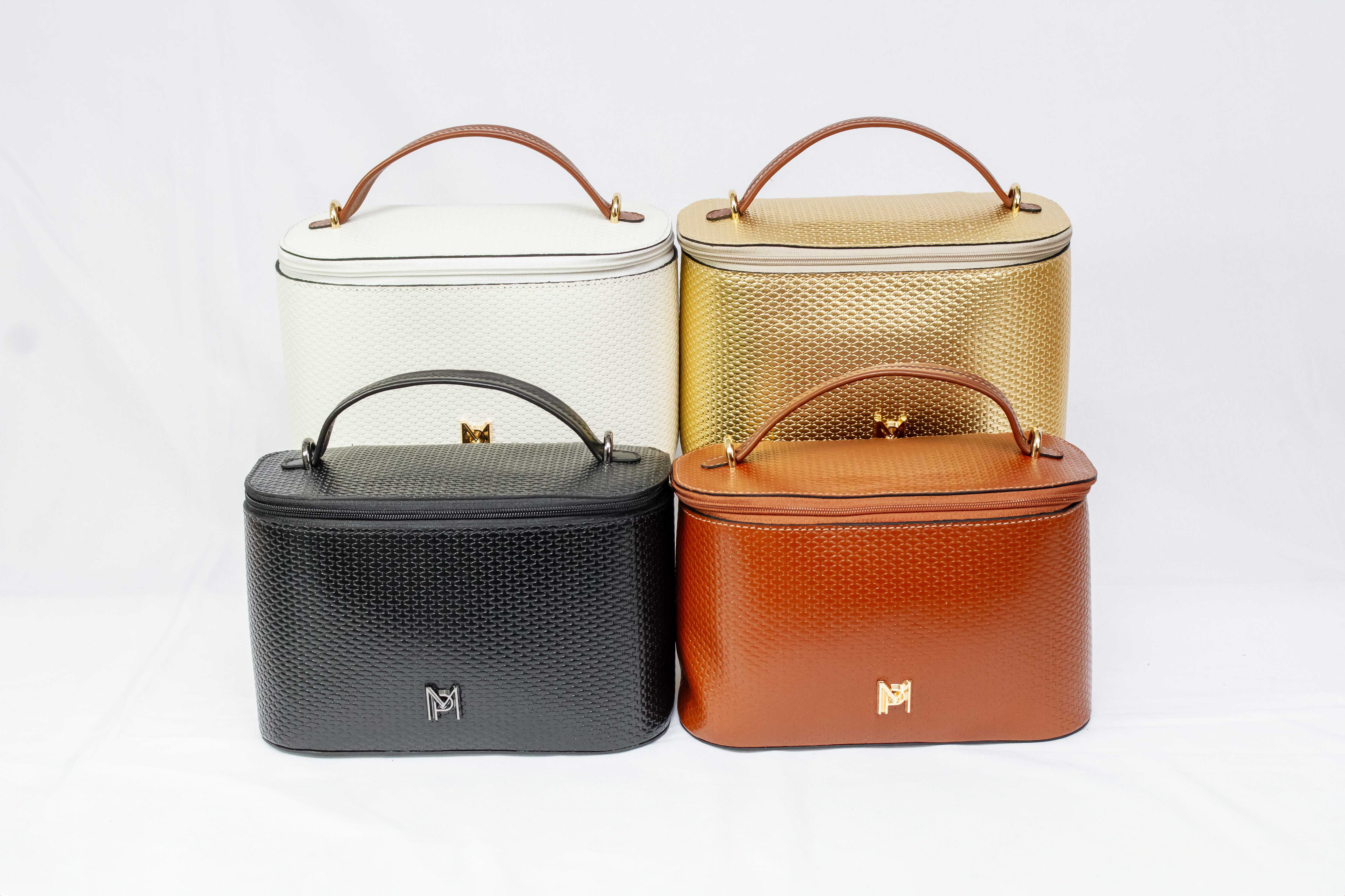 NECESSAIRE E BOLSA LUA EM COURO LEGÍTIMO DOURADO