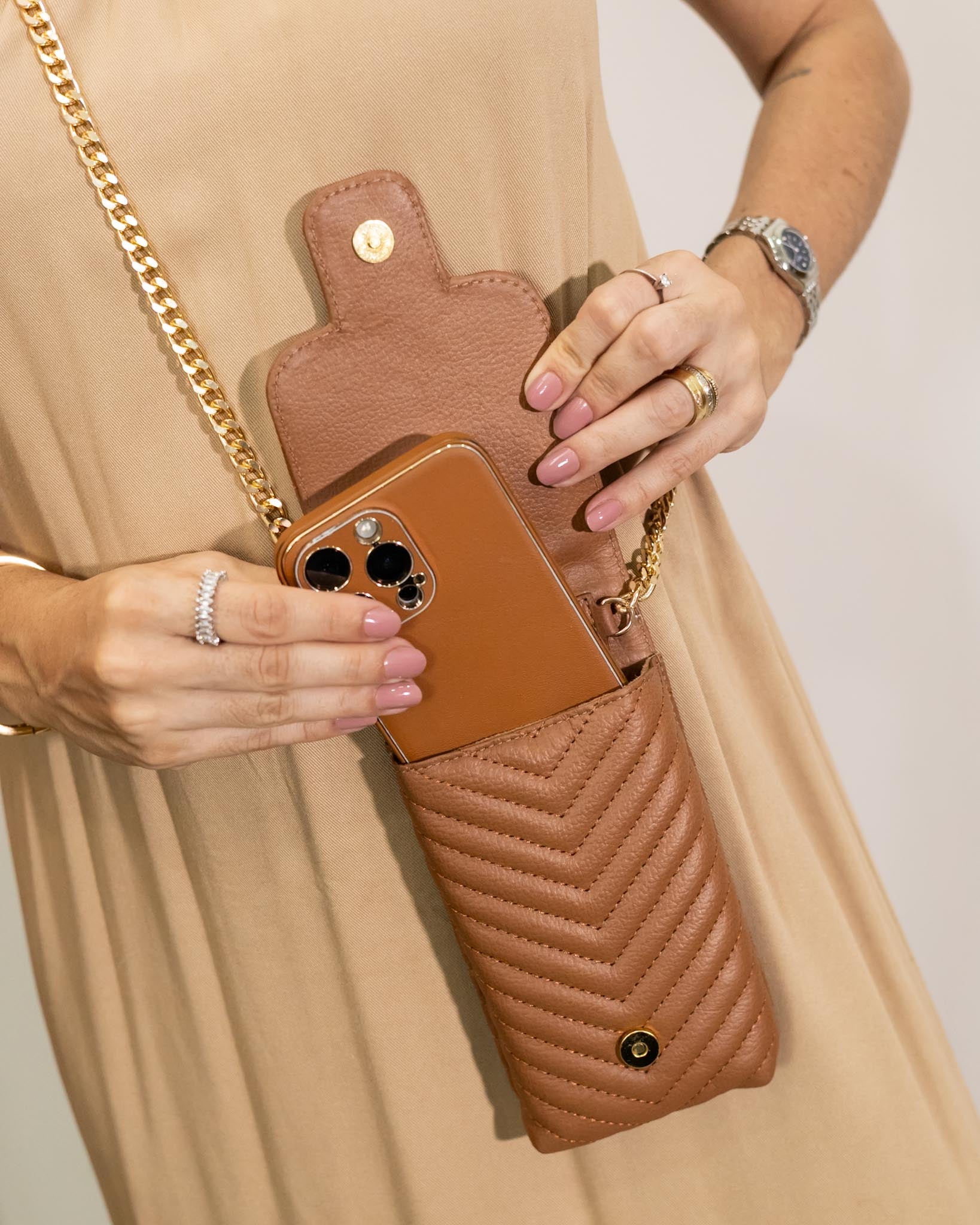 PORTA CELULAR CAMI DE COURO LEGÍTIMO BEGE