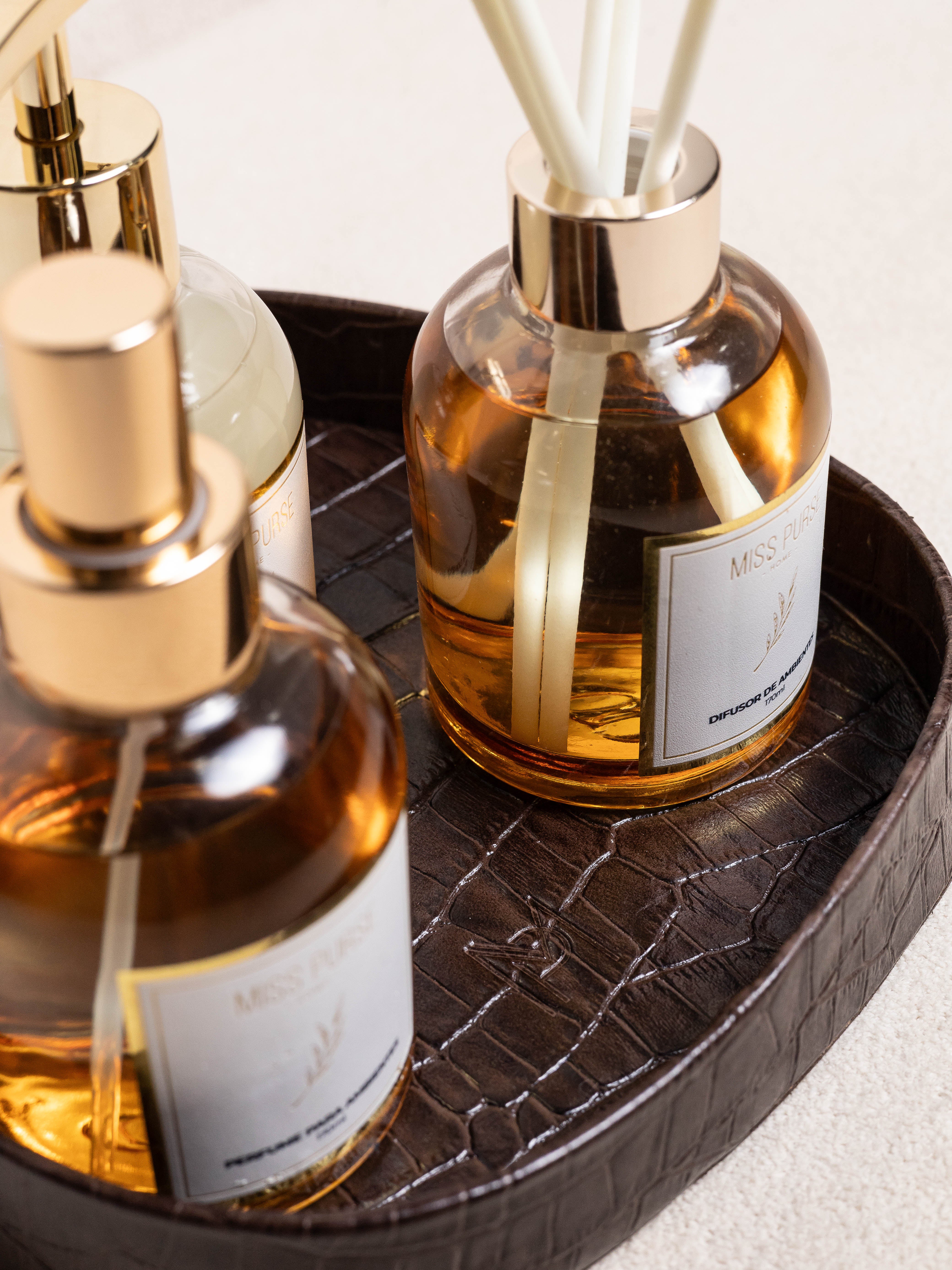 LINHA HOME MISS PURSE COM BADEJA DE COURO LEGÍTIMO