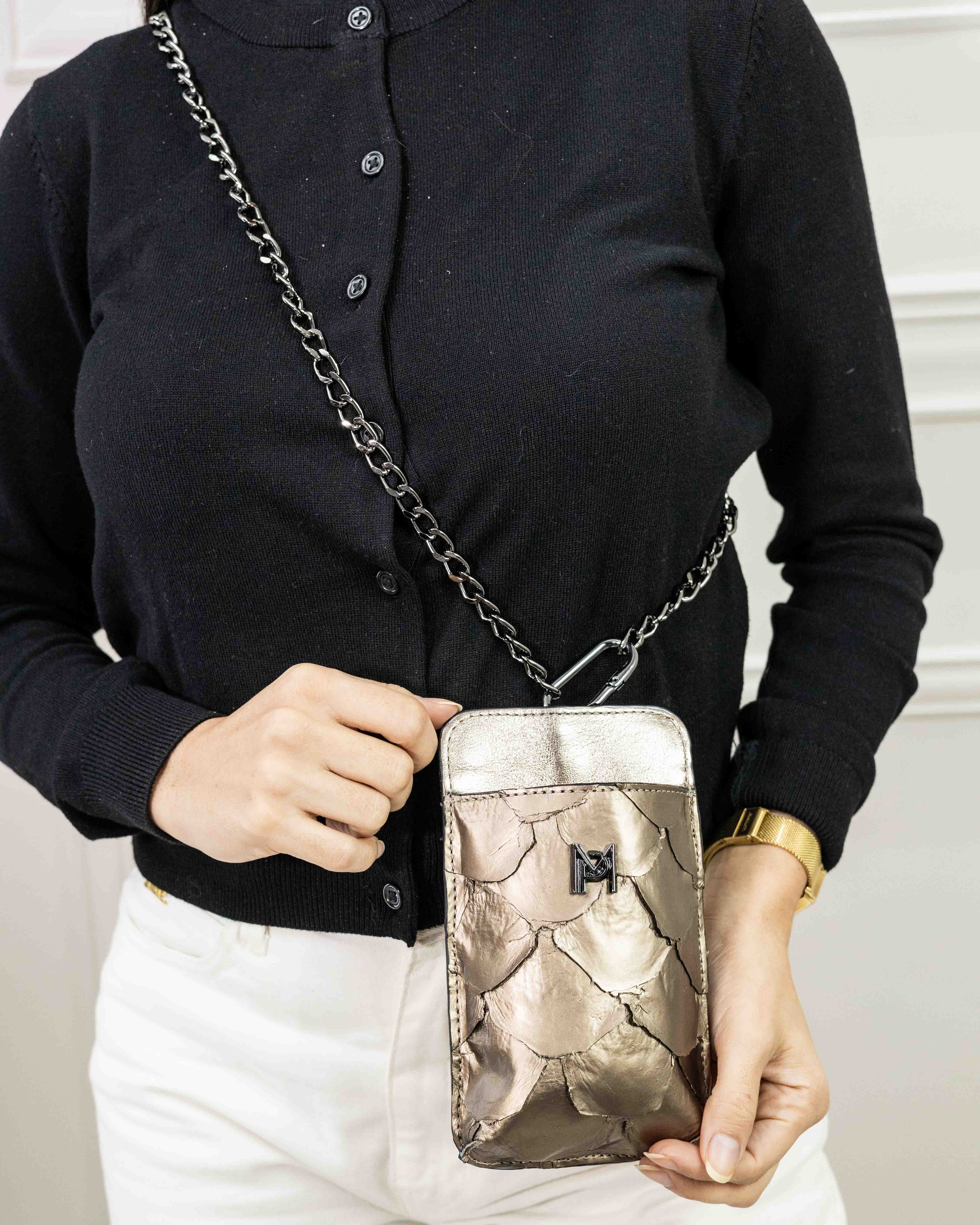 BOLSA PORTA CELULAR DE COURO PIRARUCU SOPHIE MAGNETO