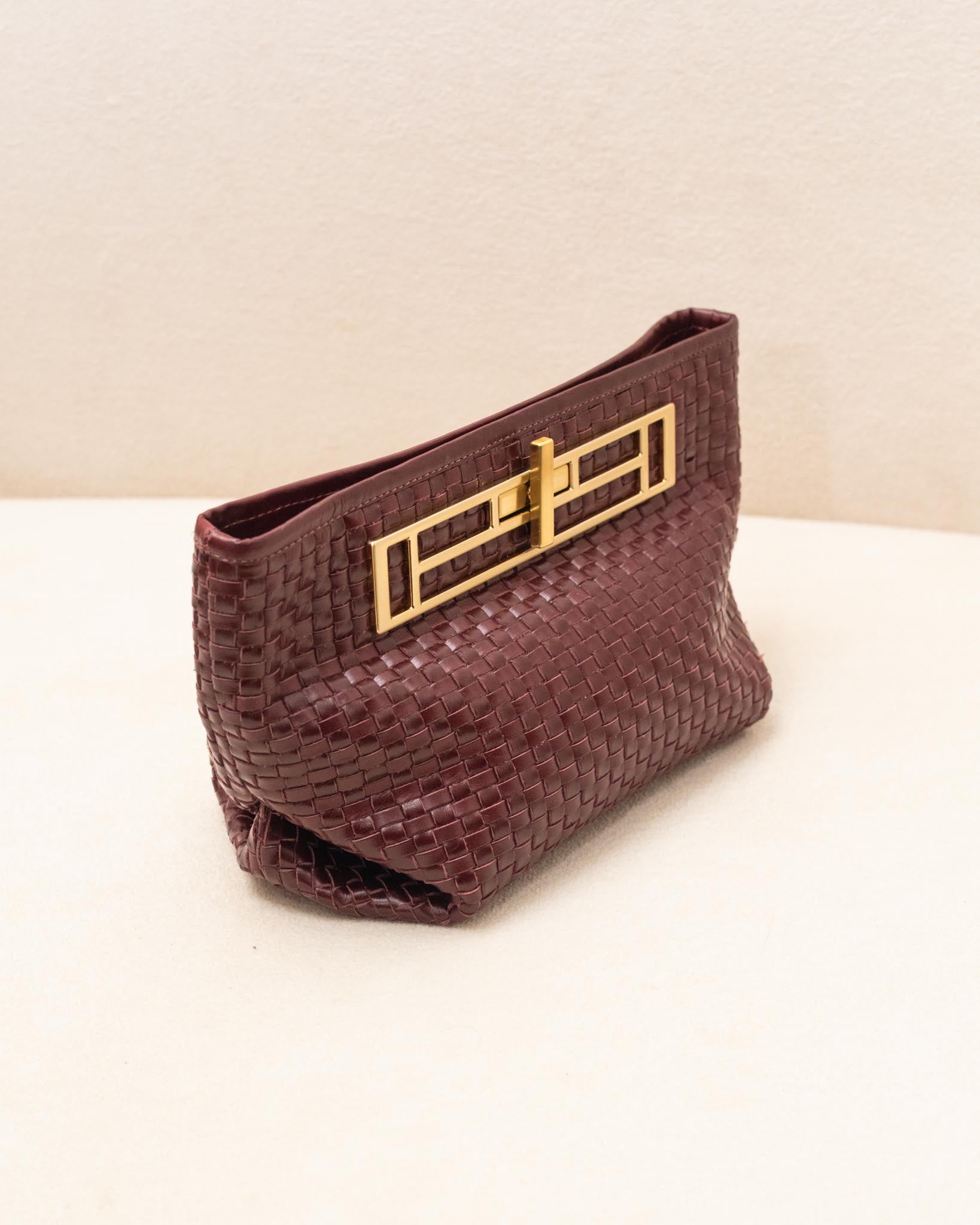 BOLSA MAXI CLUTCH DIANA EM COURO LEGÍTIMO TRESSÊ MARSALA