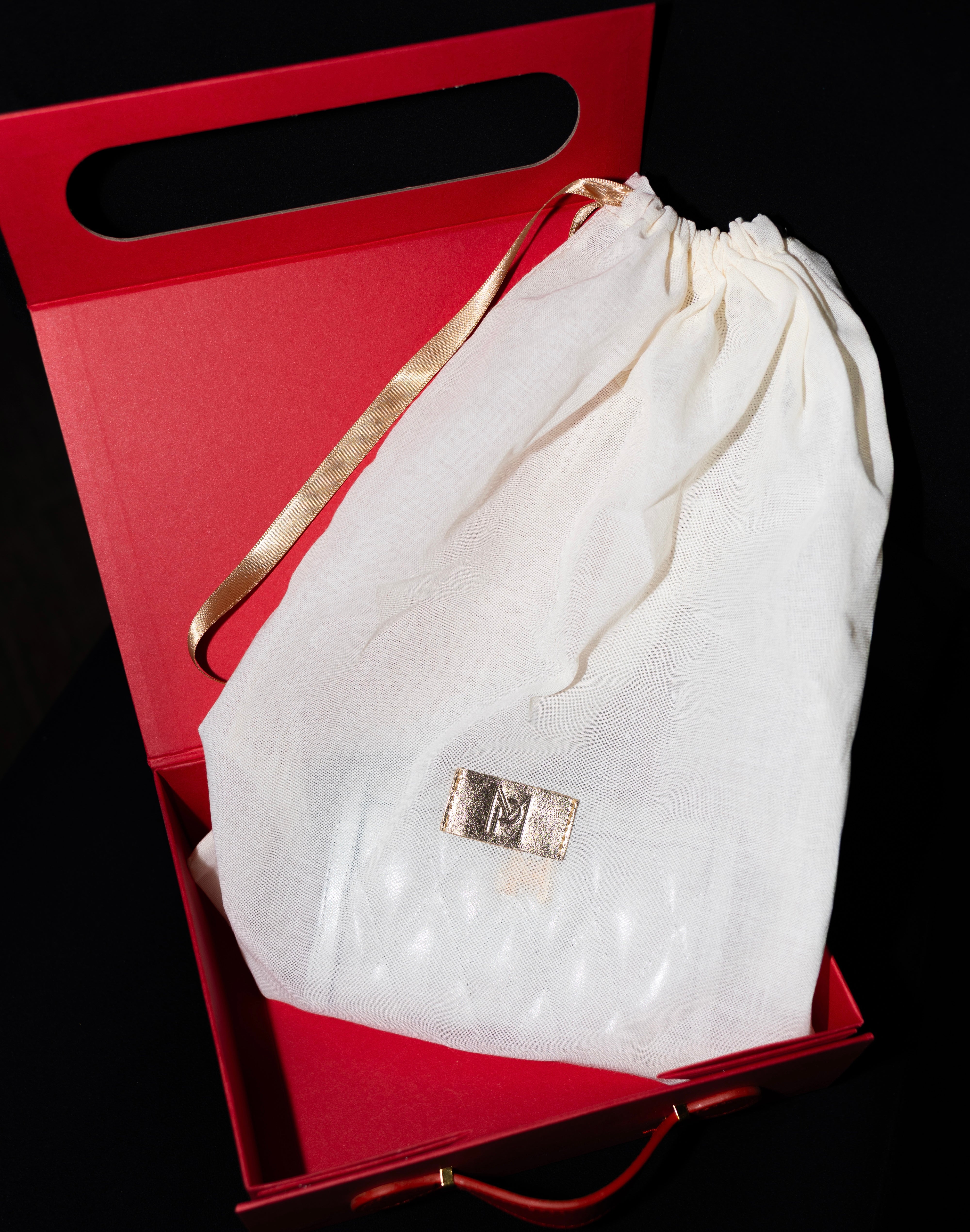 BOLSA COURO LEGÍTIMO TRANSVERSAL E CLUTCH SHINE