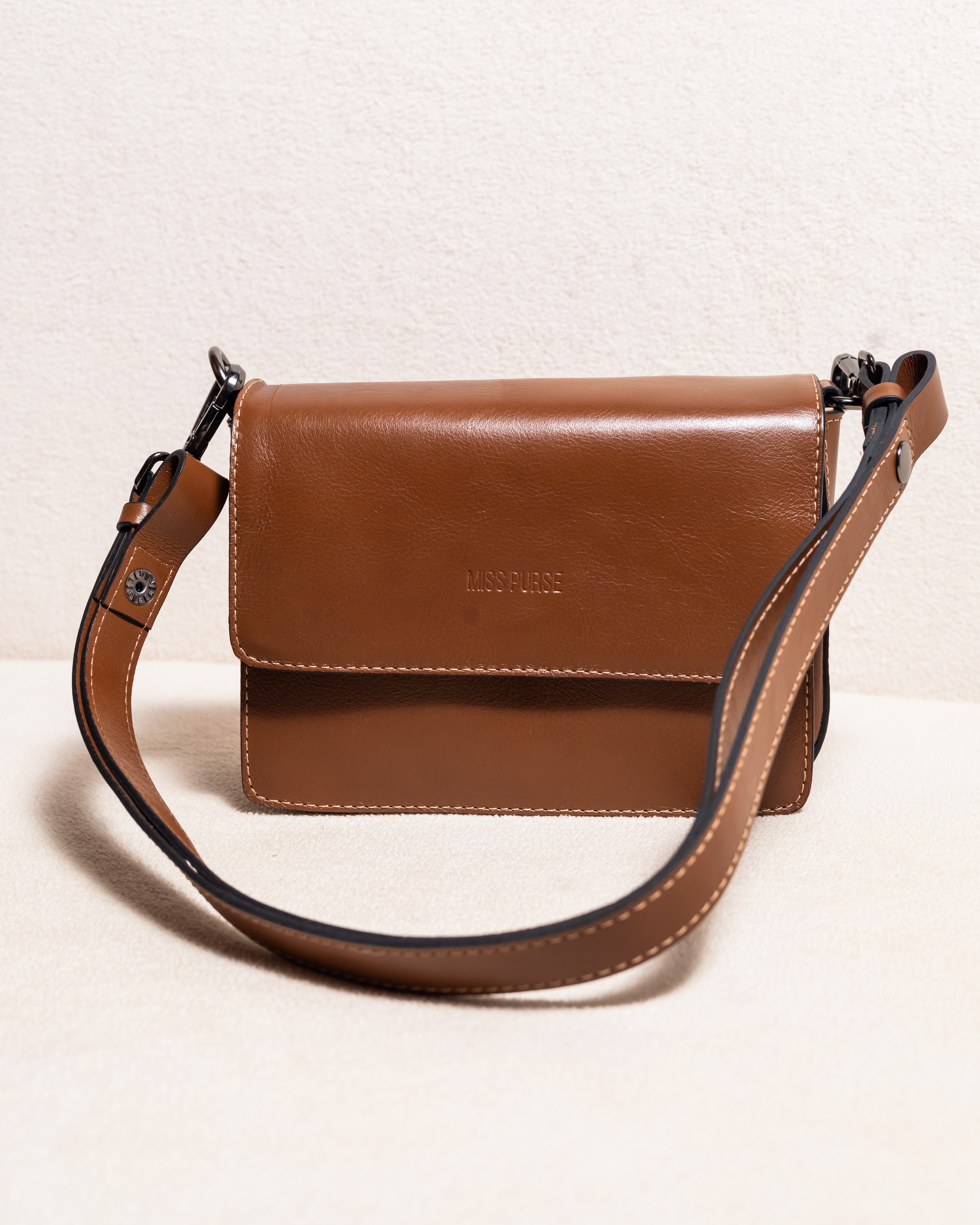 Bolsa transversal Couro Legítimo Lívia - Caramelo