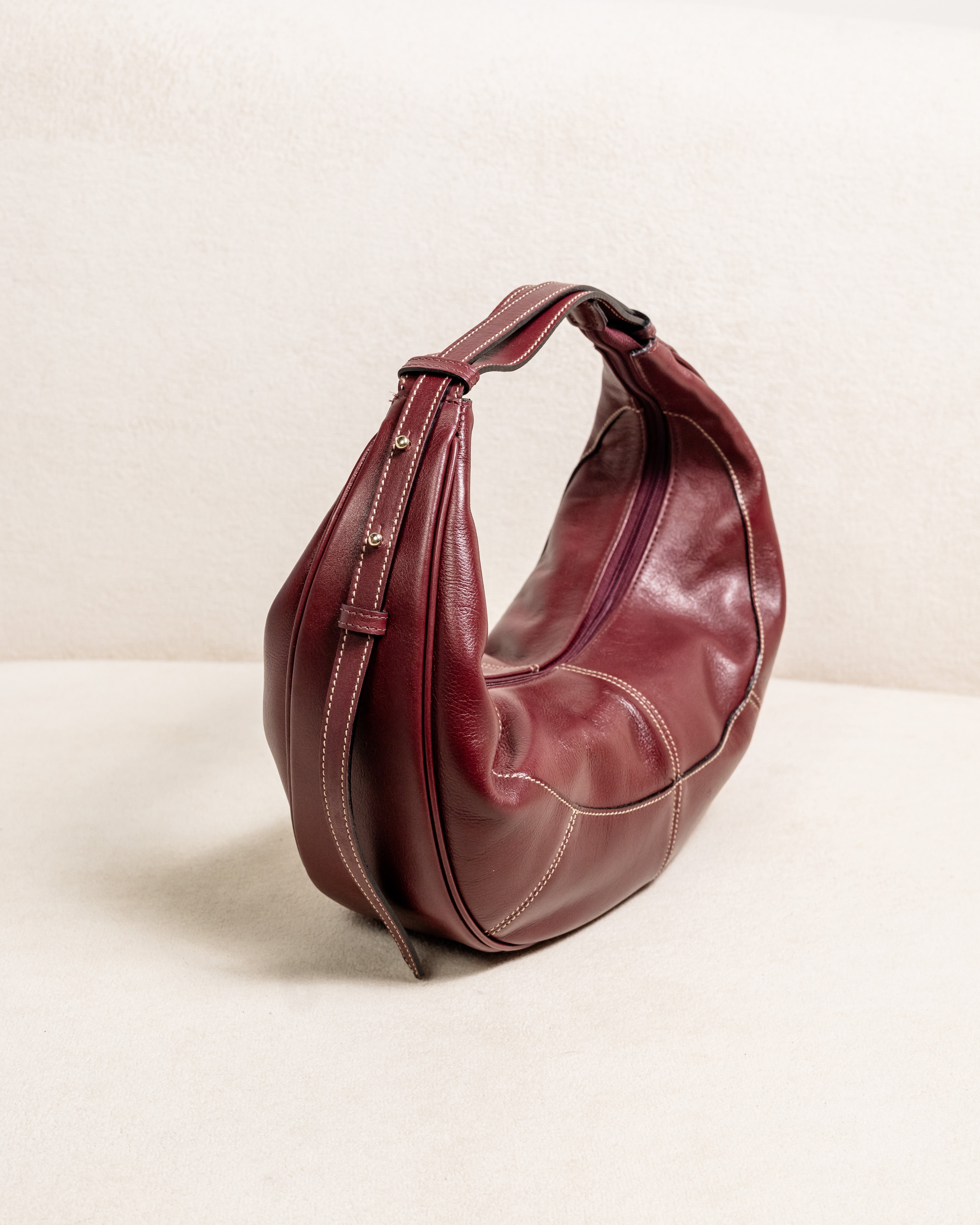 Bolsa couro legítimo meia lua Ayla - Marsala