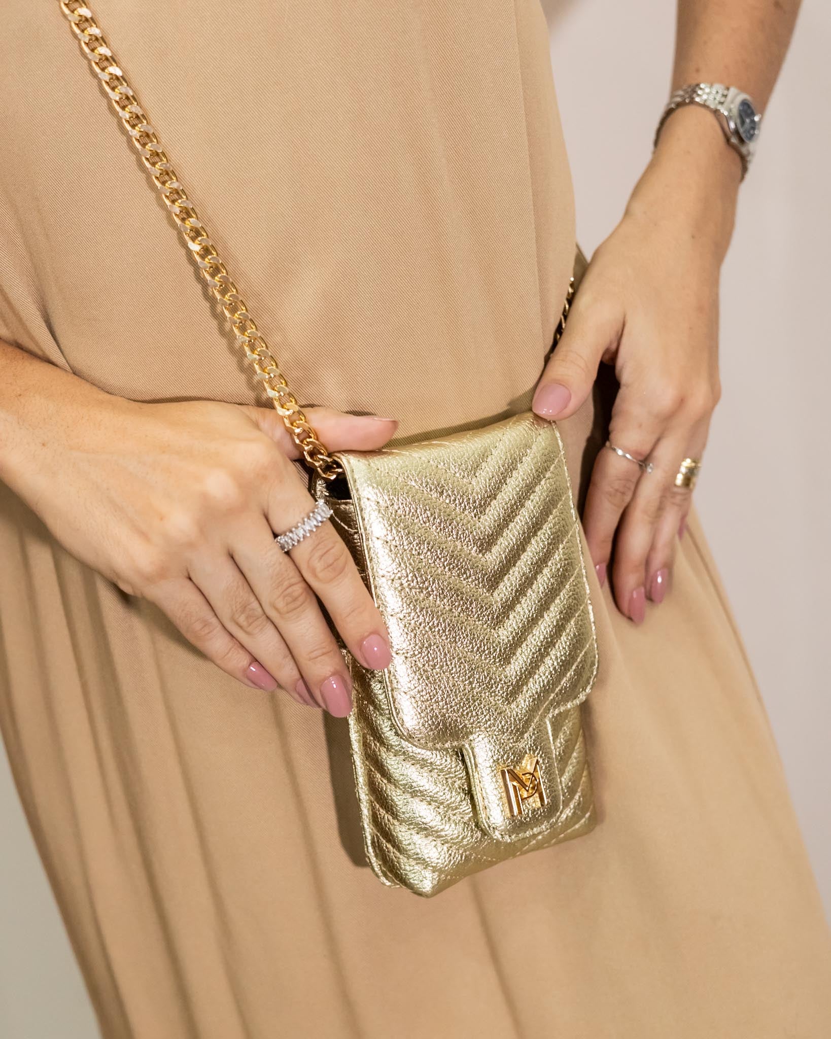 PORTA CELULAR CAMI DE COURO LEGÍTIMO DOURADO