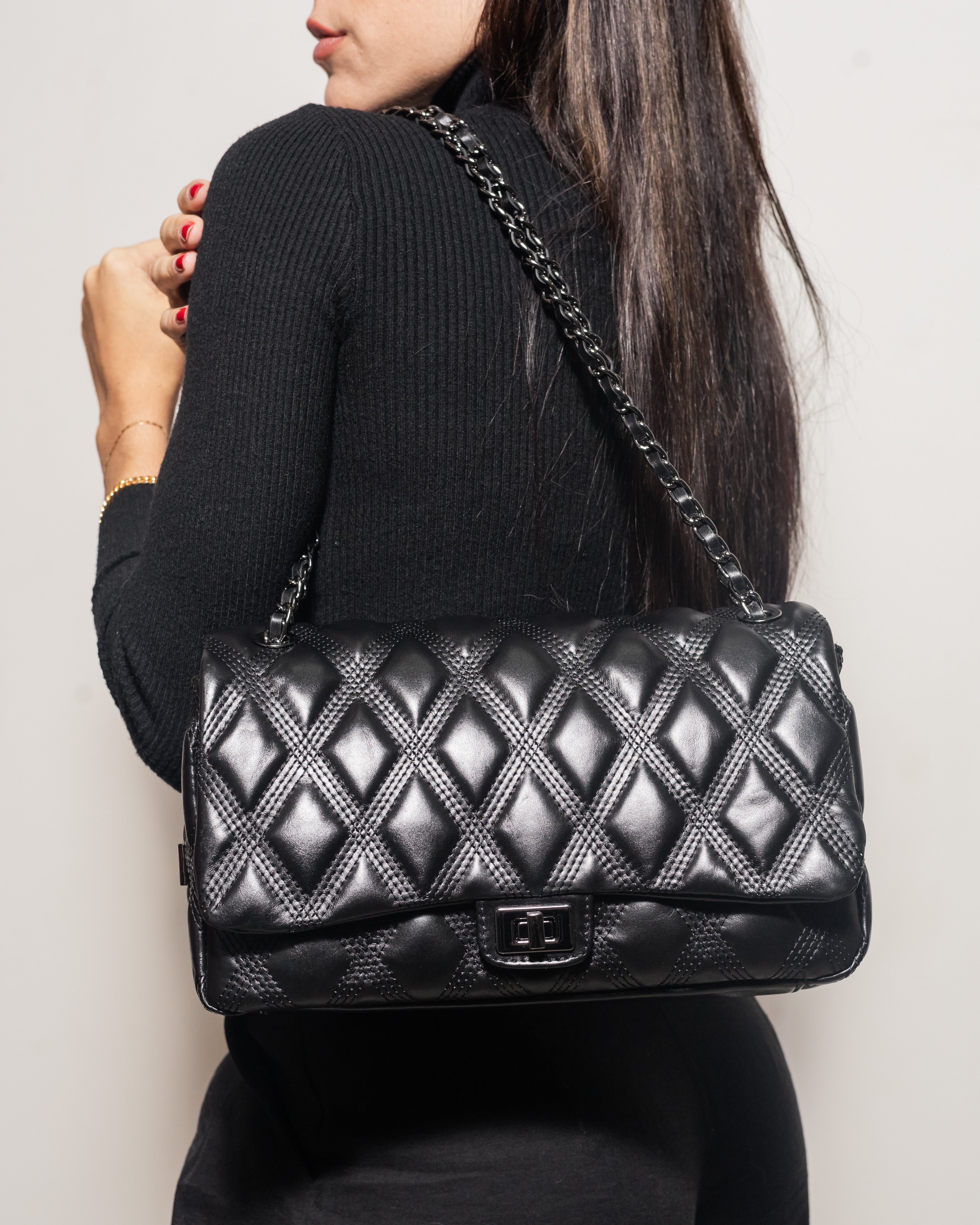 Bolsa Beatrice Matelassê - Preta com Ferragem Ônix