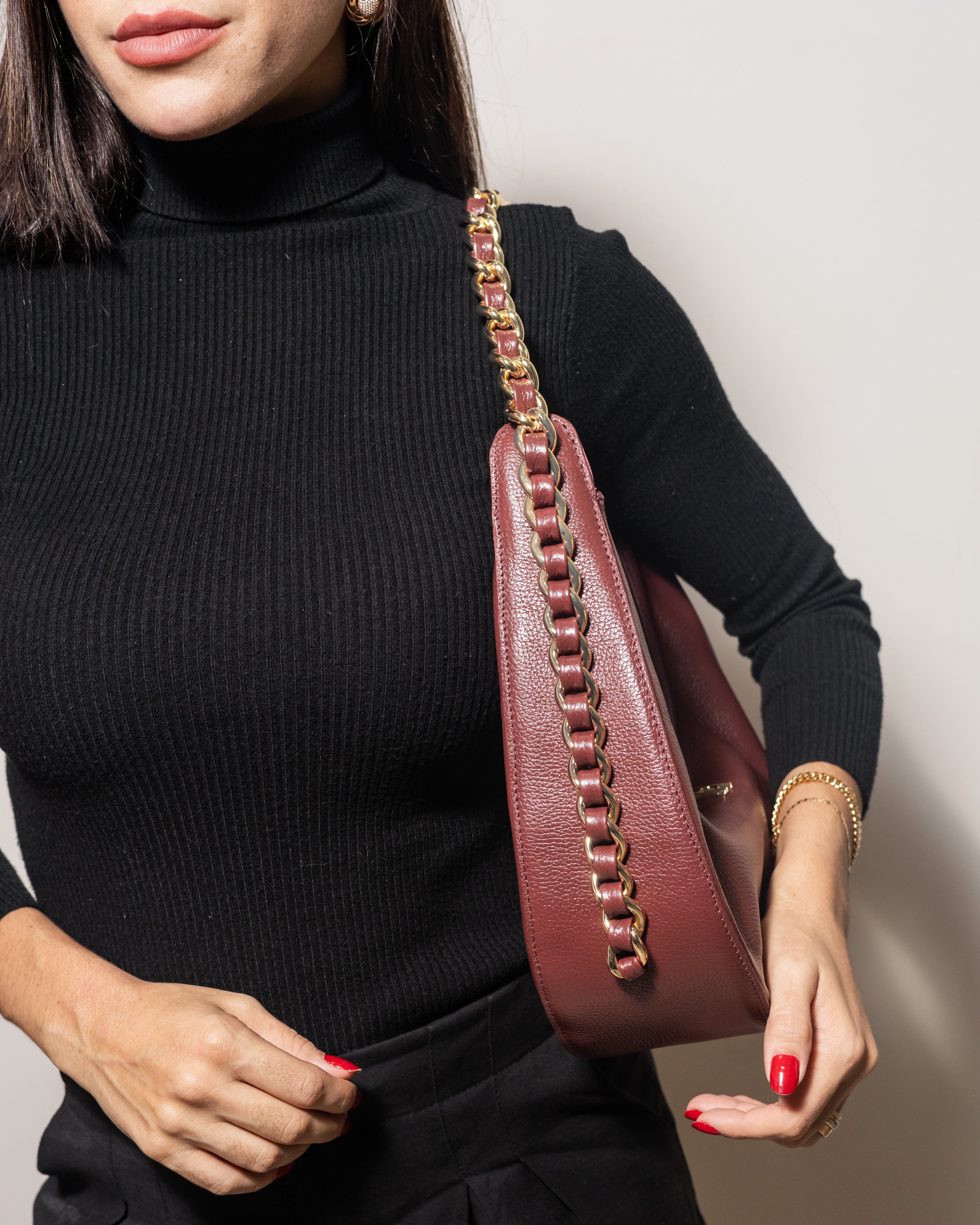 Bolsa Meia Lua de Couro Legítimo Marsala / Collab Aninha Gomes