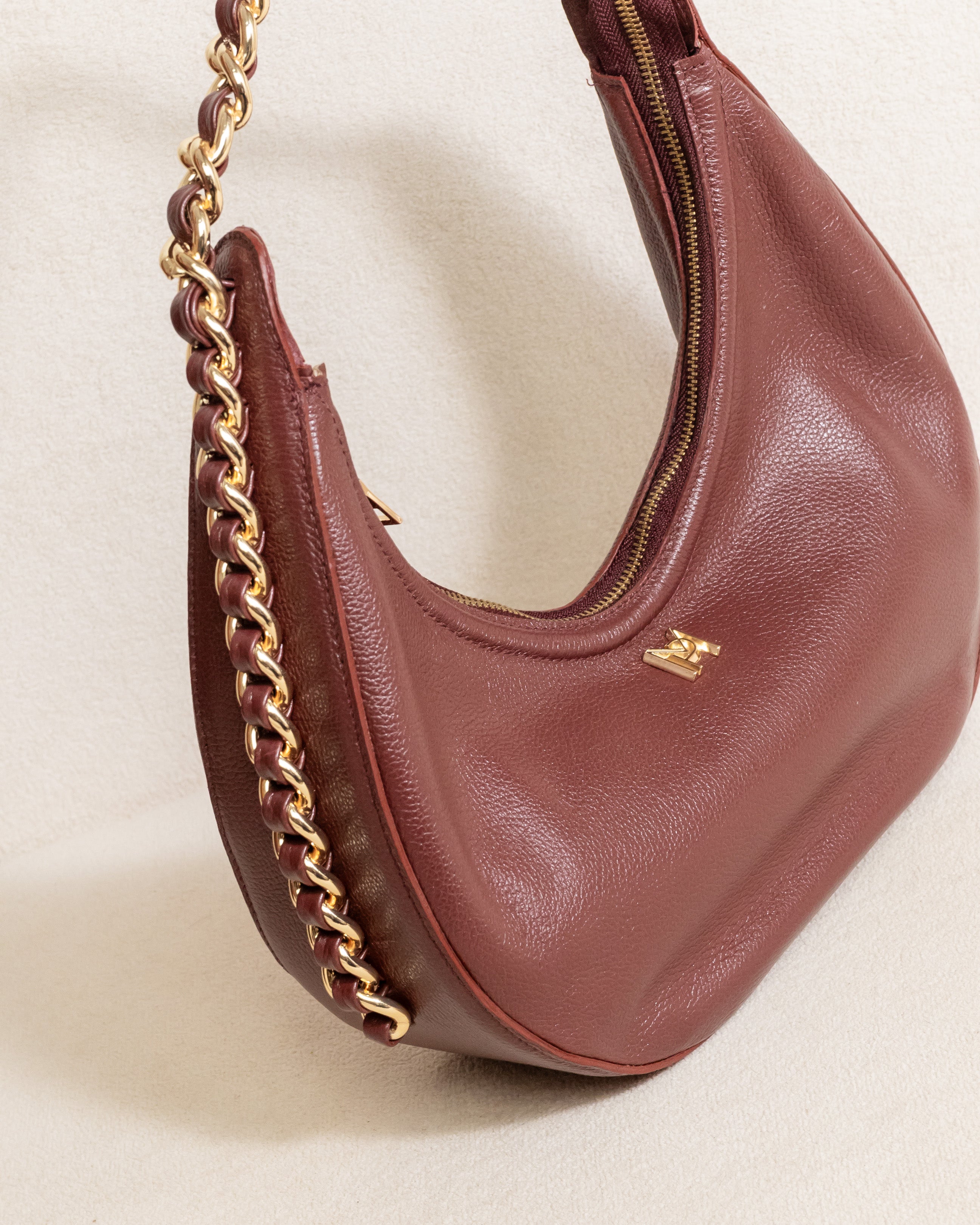 Bolsa Meia Lua de Couro Legítimo Marsala / Collab Aninha Gomes
