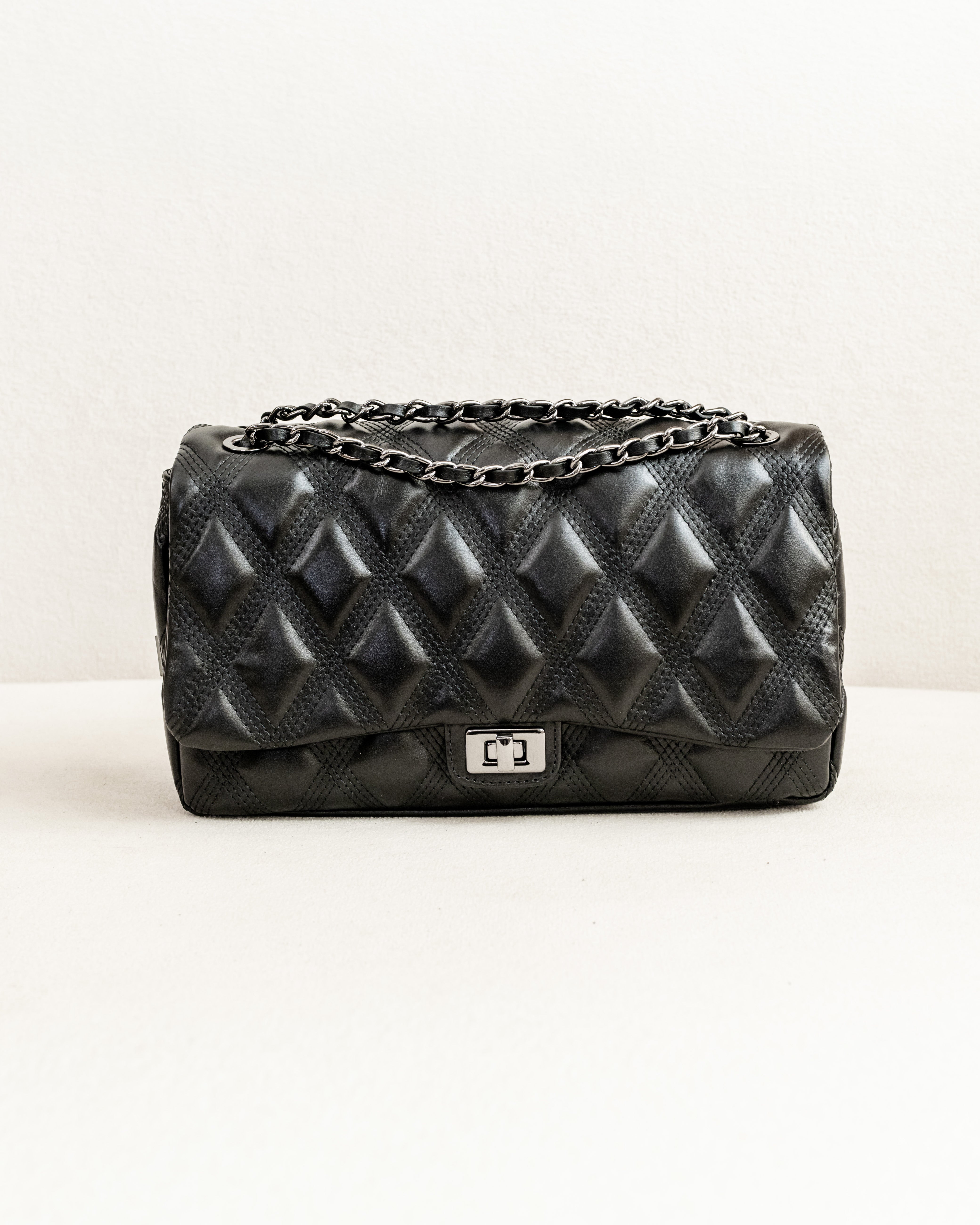Bolsa Beatrice Matelassê - Preta com Ferragem Ônix