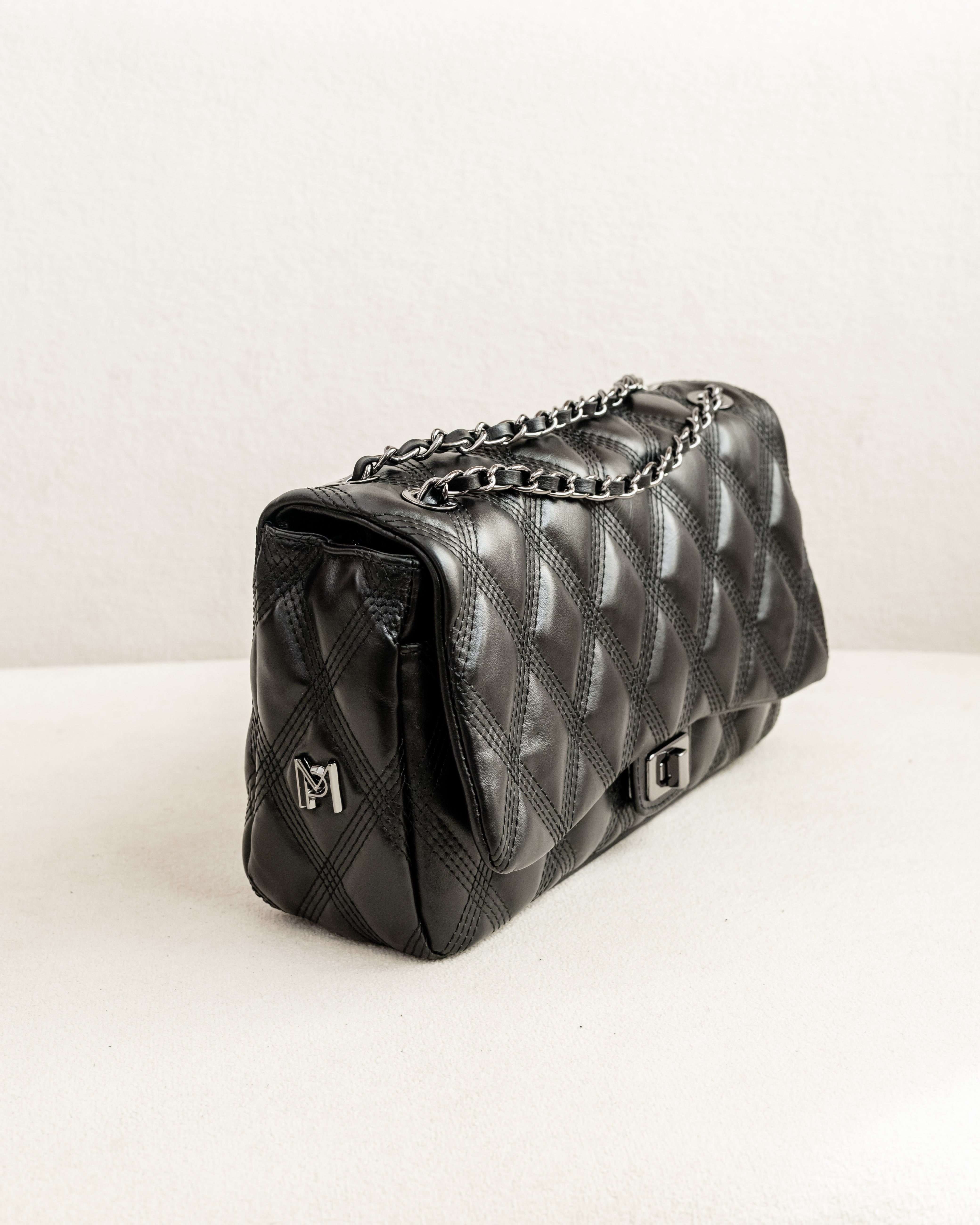 Bolsa Beatrice Matelassê - Preta com Ferragem Ônix