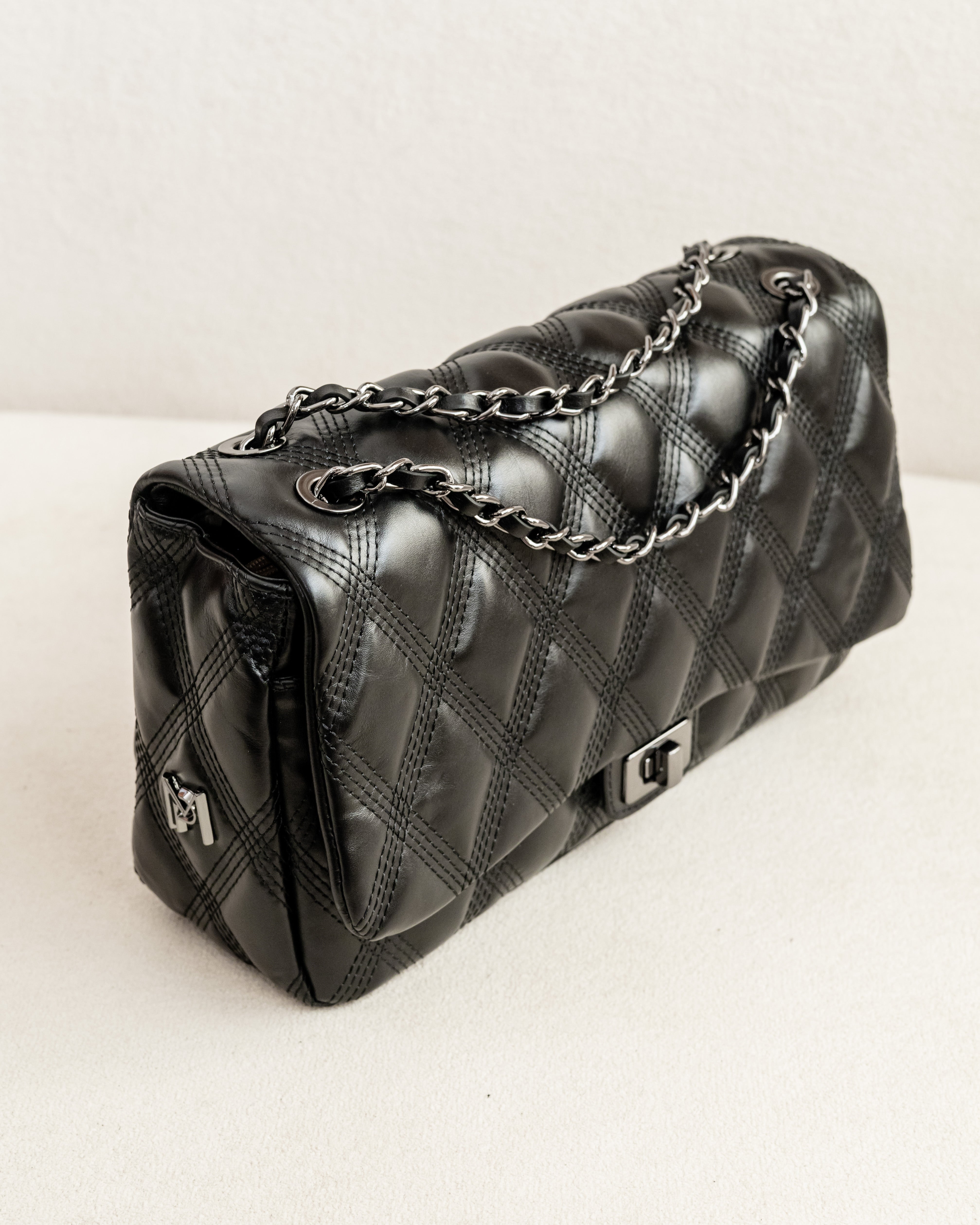 Bolsa Beatrice Matelassê - Preta com Ferragem Ônix