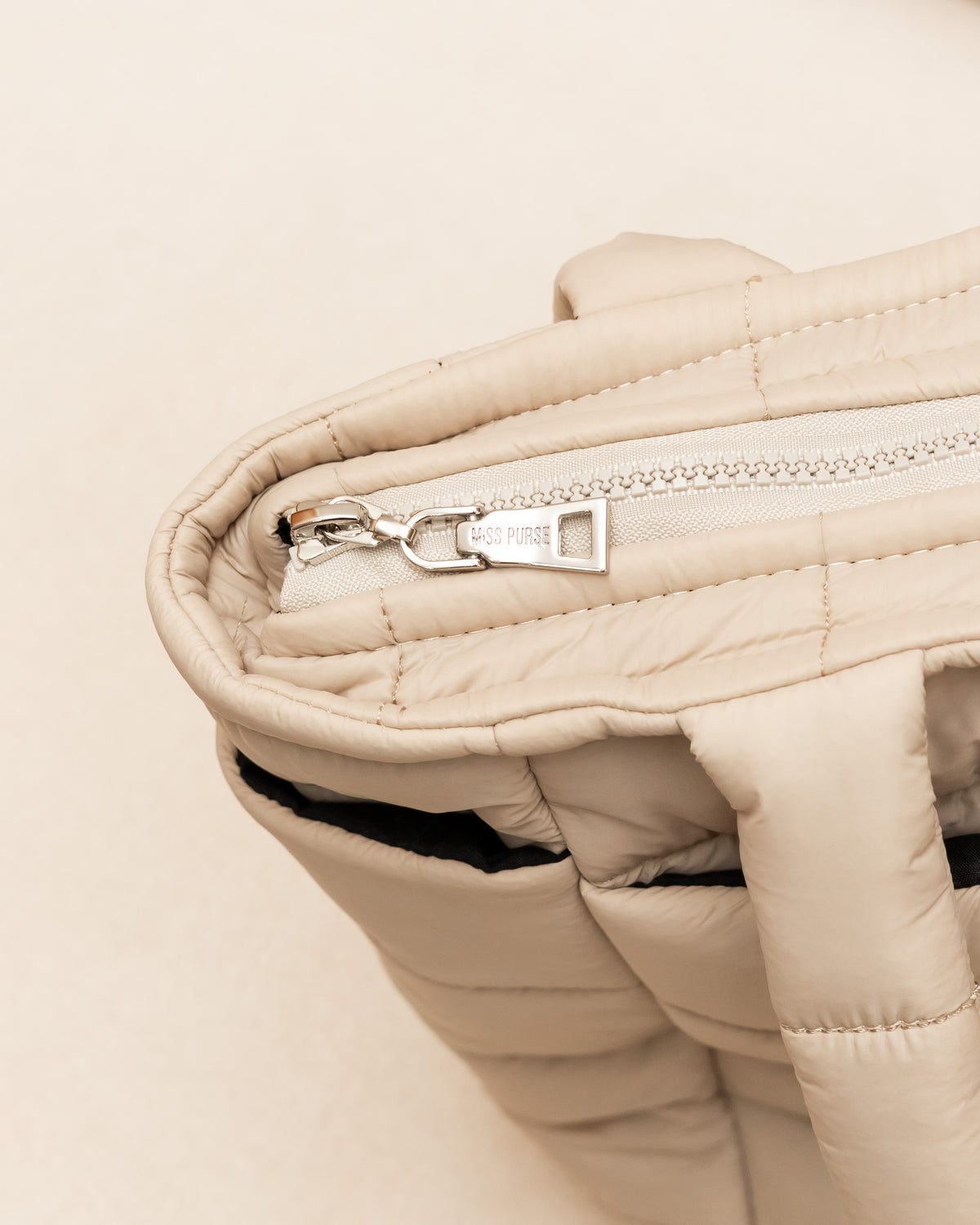 Bolsa Puffer Move de Nylon - Bege